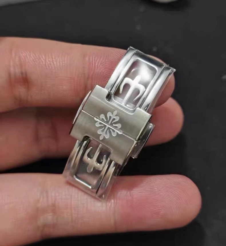 Compatible with Patek Philippe 5712 steel bracelet with deployant clasp 16MM