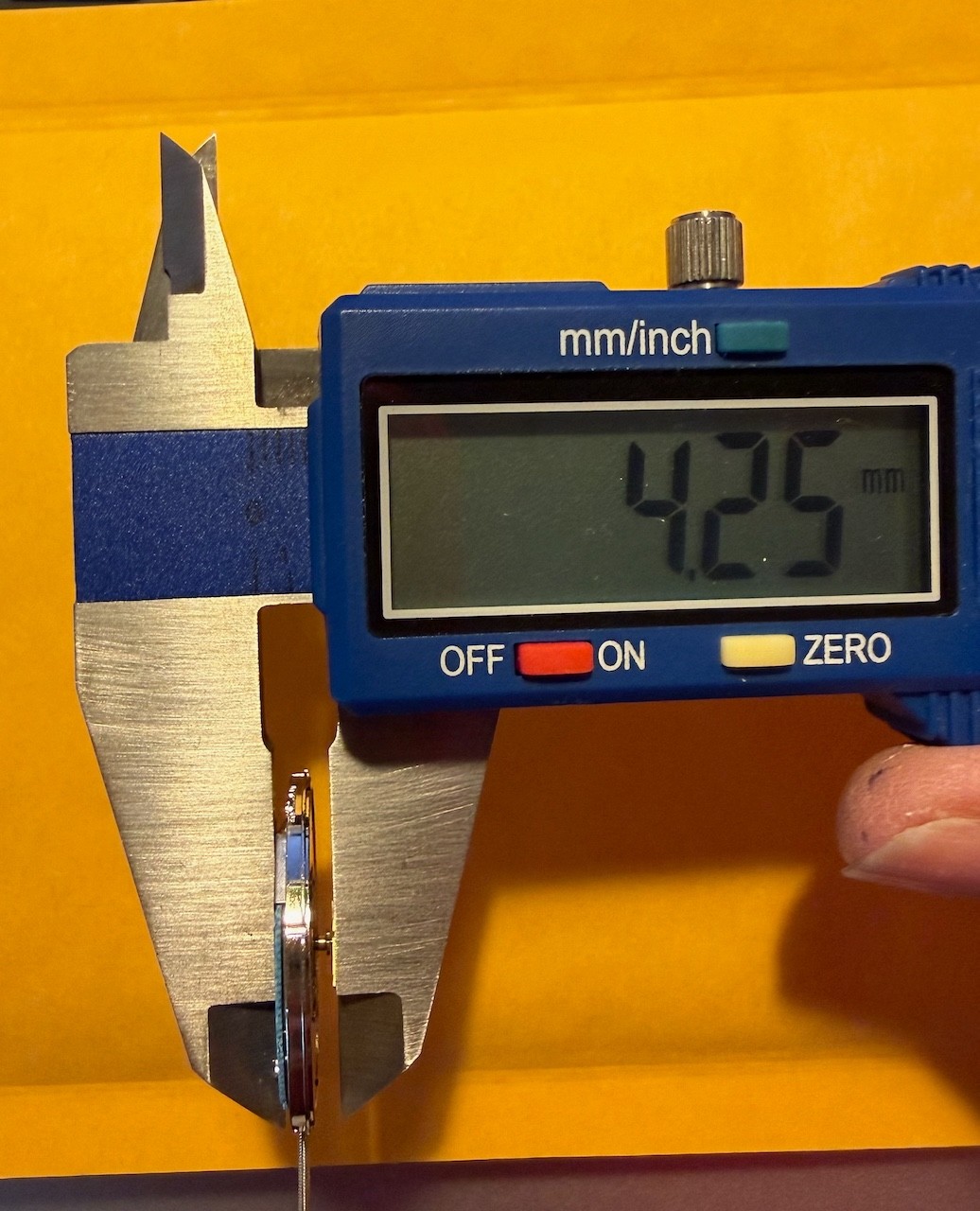 ESA ETA 955.101 MOVEMENT, 3-Hand, No Date, Runs, NOS