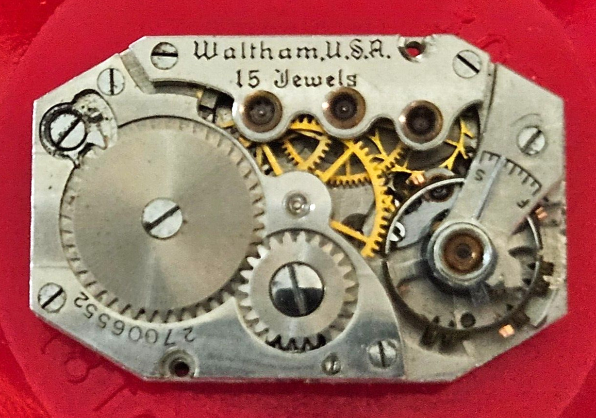 WALTHAM L-7.25 15J USA WATCH MOVEMENT (BALANCE RUNS WITH ROTATION) LOT.225