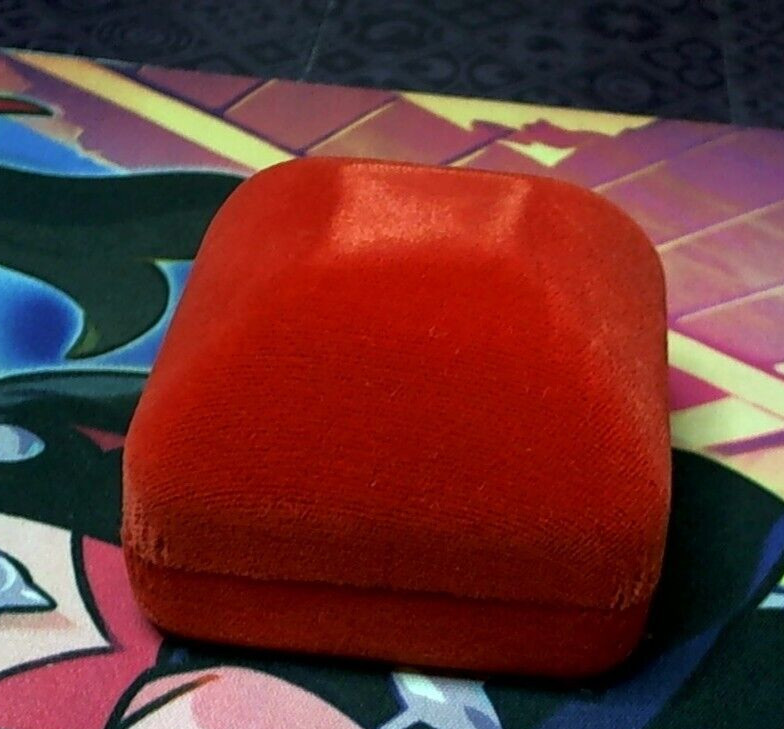 Helzberg Ring Case Vintage With PIN