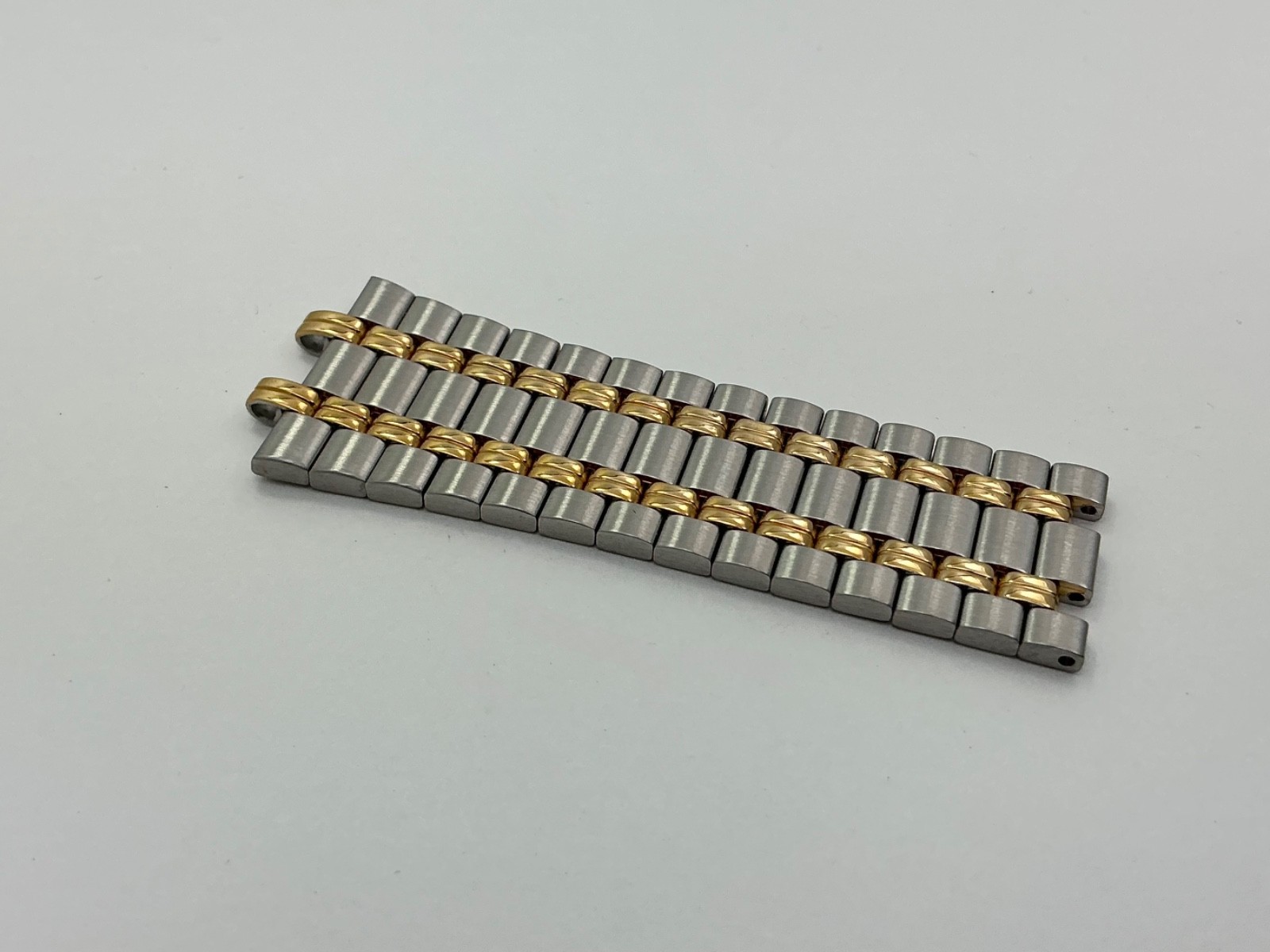 Gucci 9000M CONTINUOUS Partial Band Stainless Steel and Gold Tone