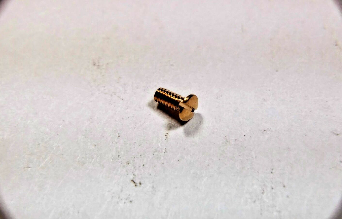 18k gold screw, head 2.35mm, length 3.65mm – 1 per order. thread 1.4mm for Patek