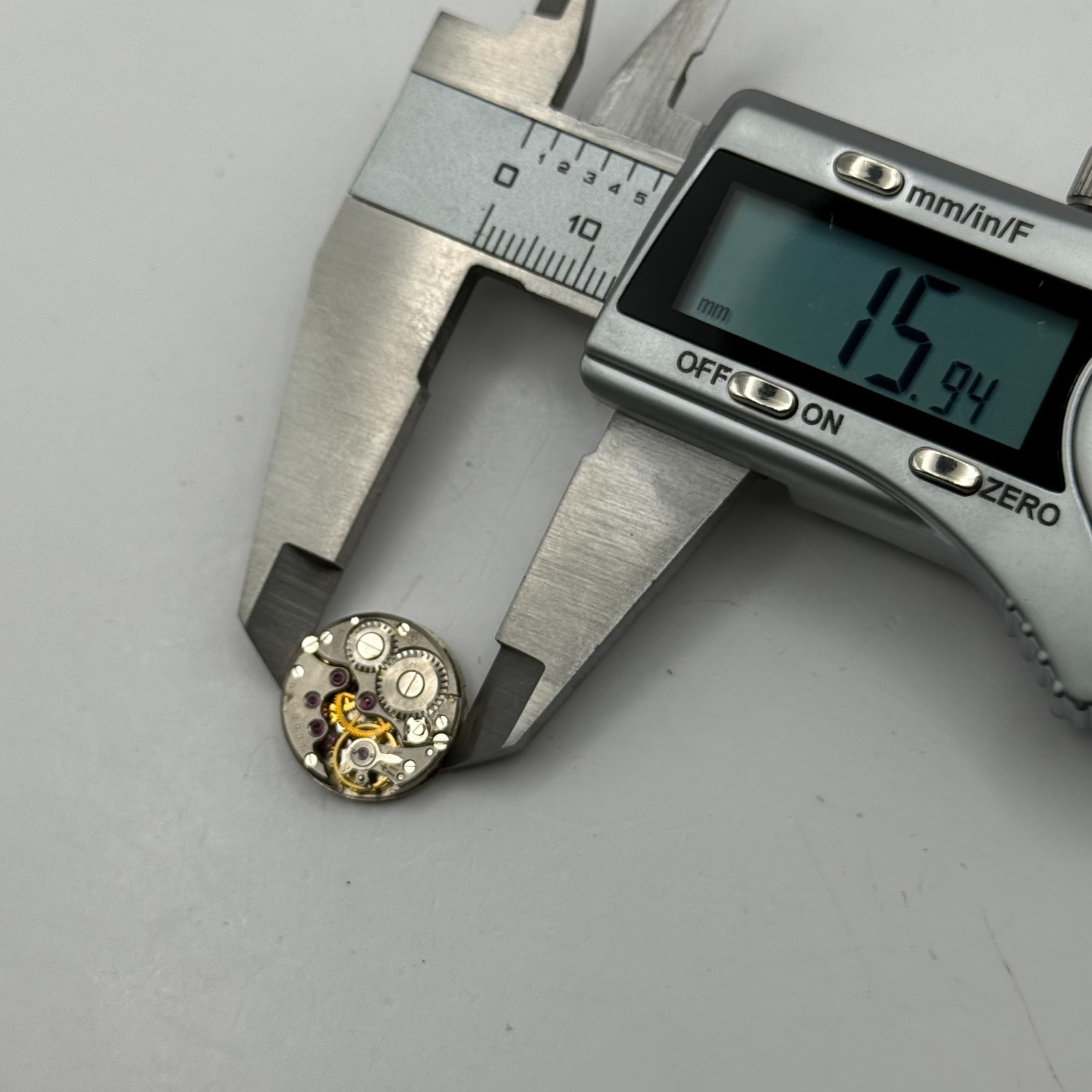 Chaika 1600 Watch Movement Volga Foreign Manual Wind Vintage Parts Repair 16.4mm