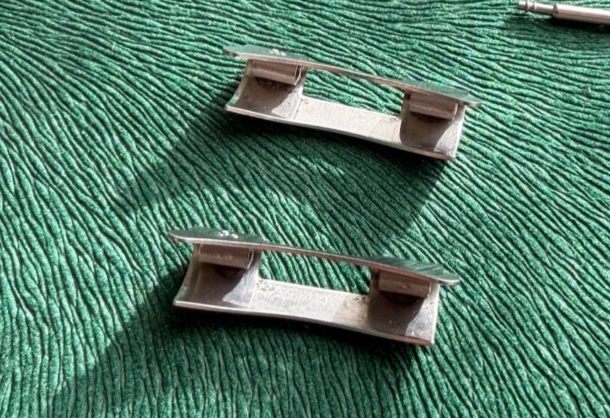 2 ea Genuine Rolex 501B endlinks with springbars