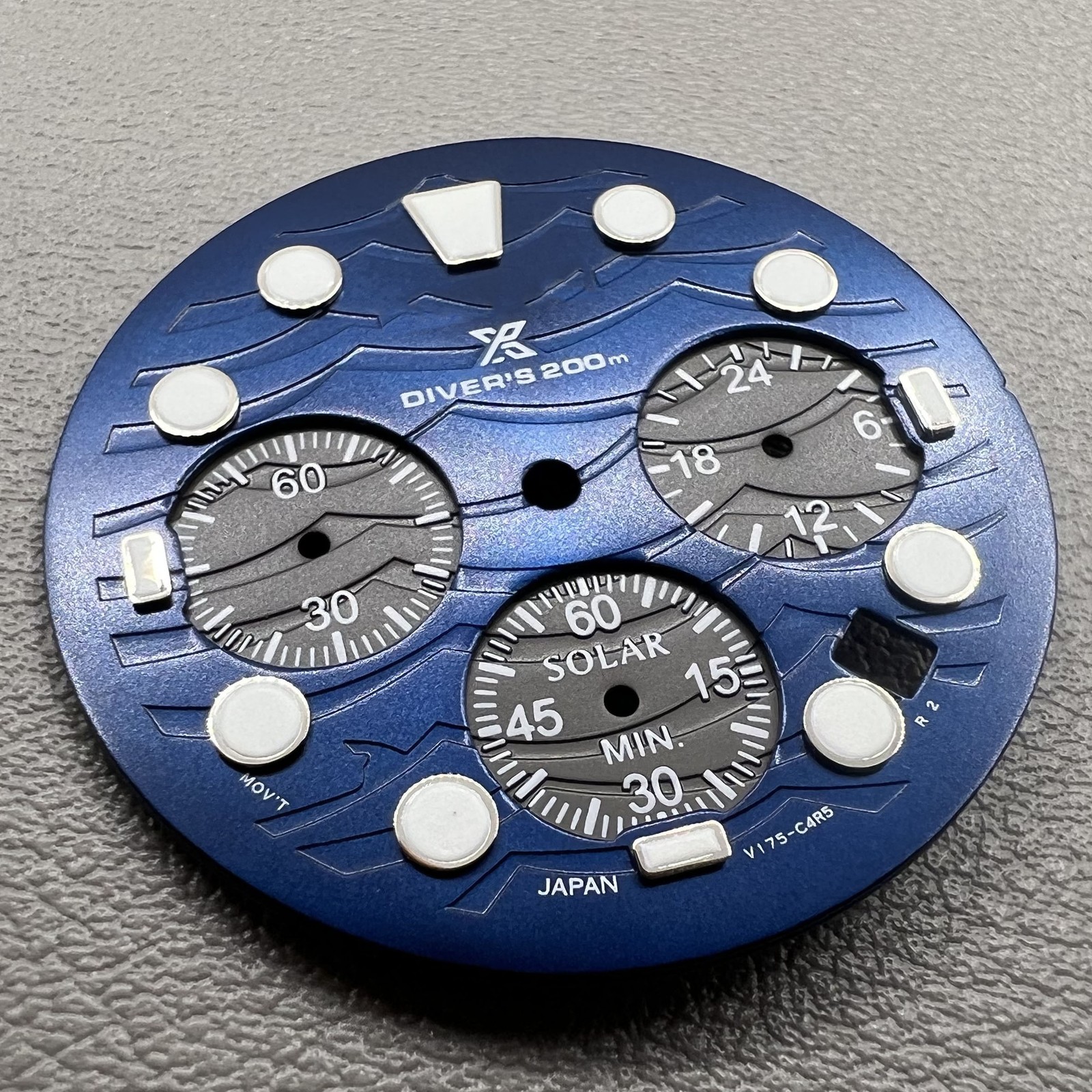 Green Luminous Watch Dial with 31mm Silver Trim for VD53 Movement