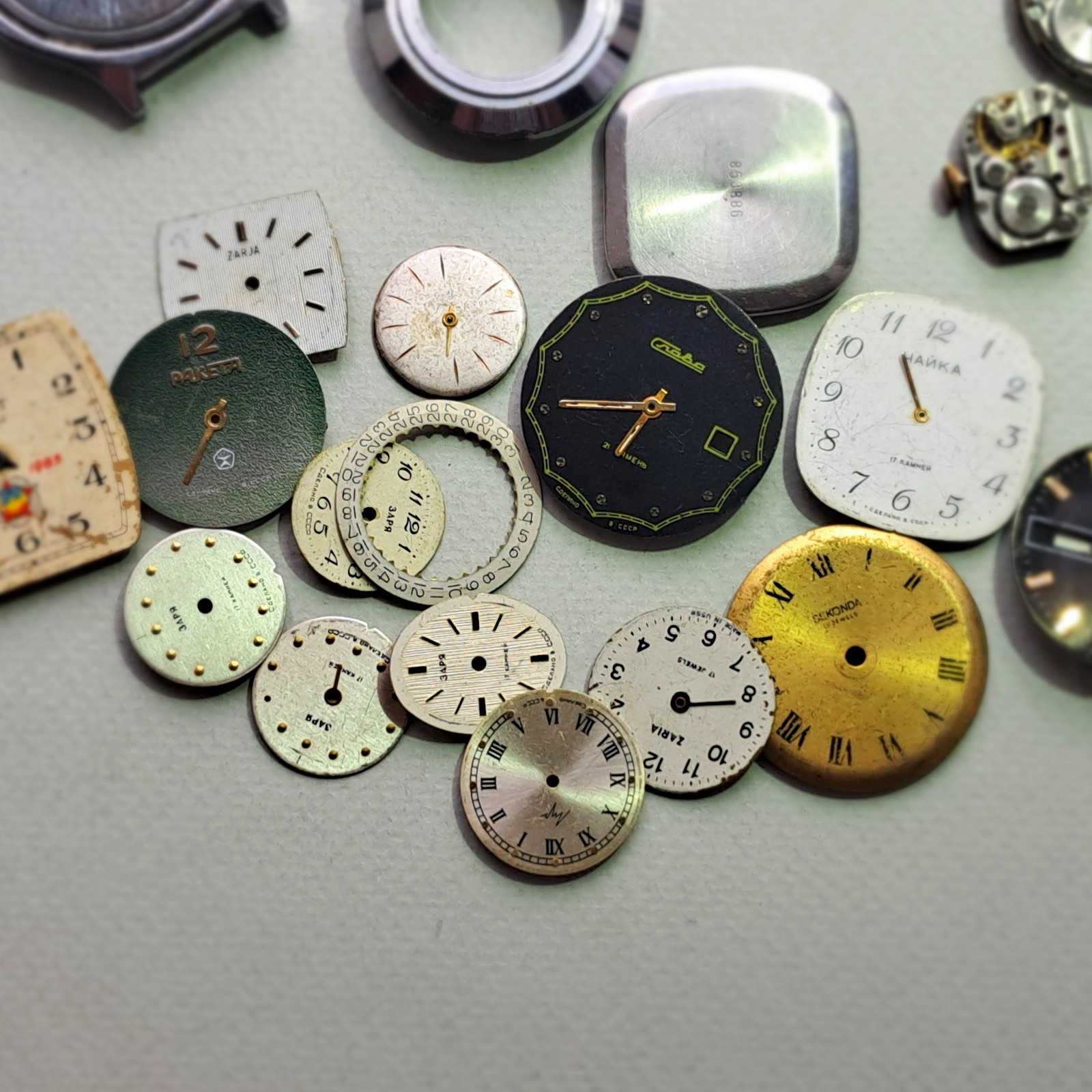 Vintage Soviet Watch Parts Lot 190g Cases Dials Movements Zarya Raketa Chaika