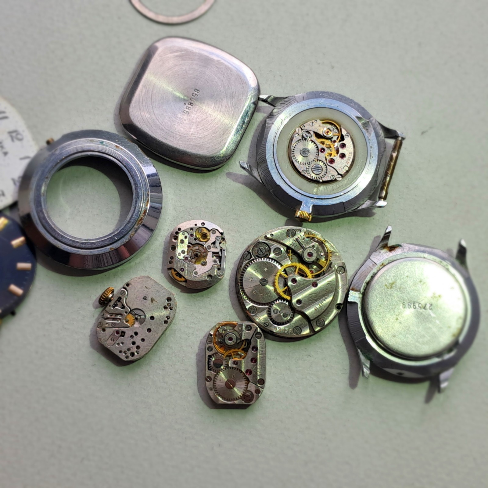 Vintage Soviet Watch Parts Lot 190g Cases Dials Movements Zarya Raketa Chaika