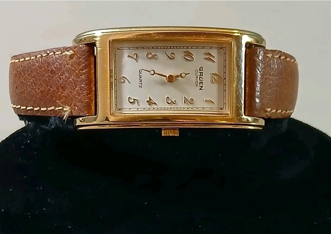Vintage GRUEN Curvex Quartz Gold Plate Women’s Watch