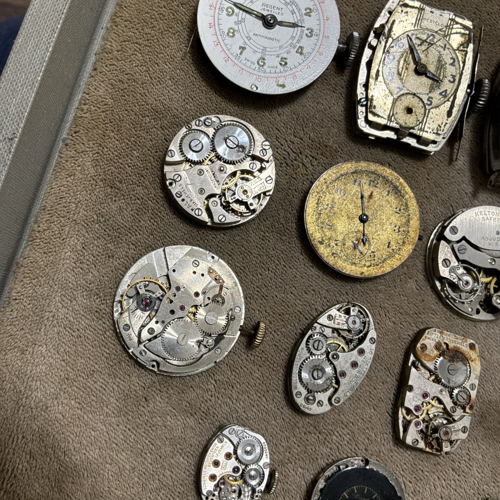 Lot of 15 VTG Wrist & Pocket Watch Movements For Parts or Repair