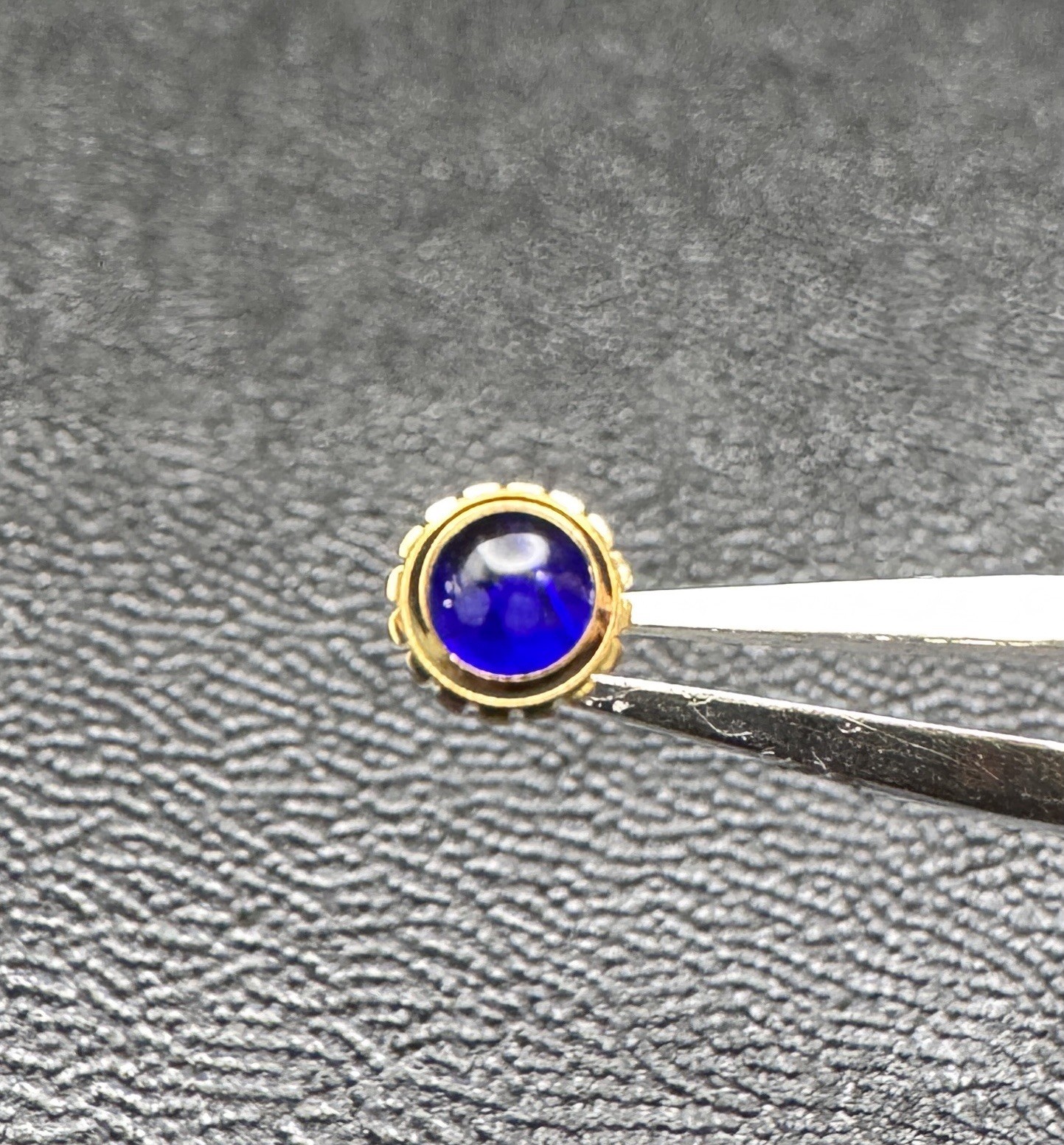 Genuine Cartier Crown Gold Plate With Blue Sapphire Stone 4.3 mm Tube 1.6 mm C15