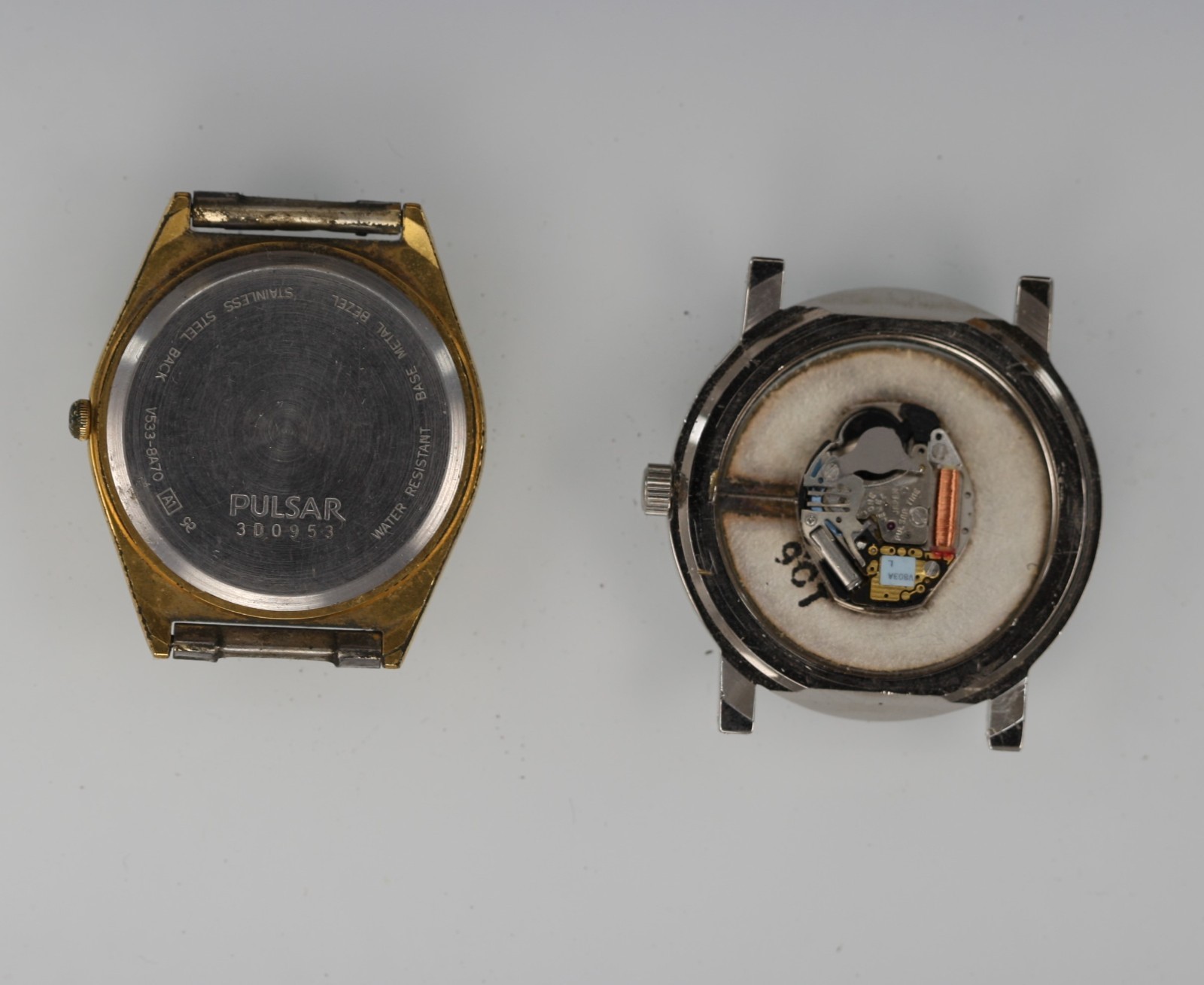 Pulsar Watch Men Silver Gold Stainless St WR Day Date Battery Quartz NON-WORKING