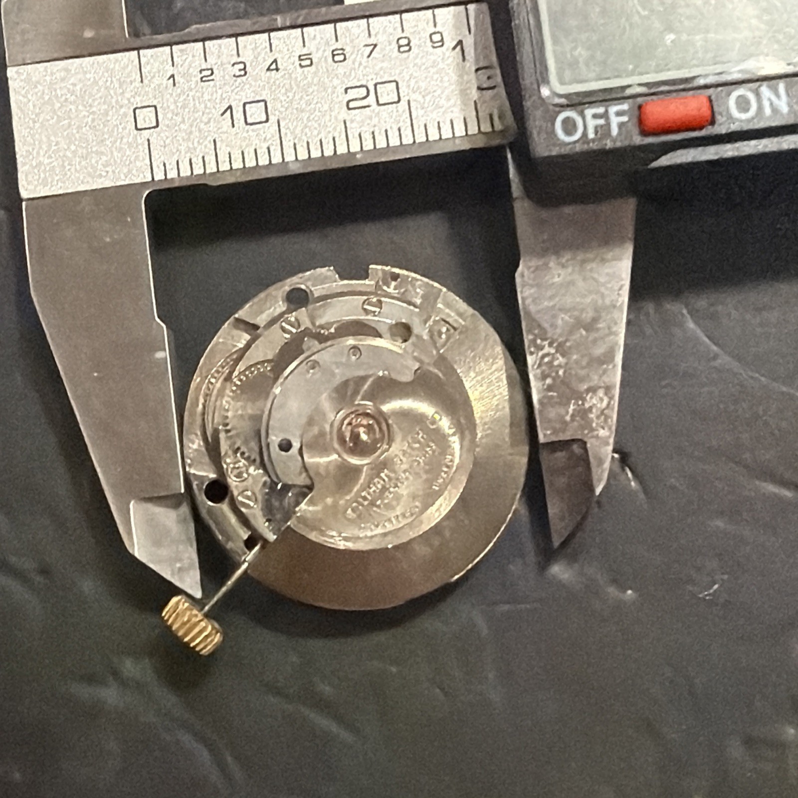 AG12 VINTAGE MEN’S WALTHAM AUTOMATIC WRIST WATCH MOVEMENT UNTESTED SOLD AS IS***