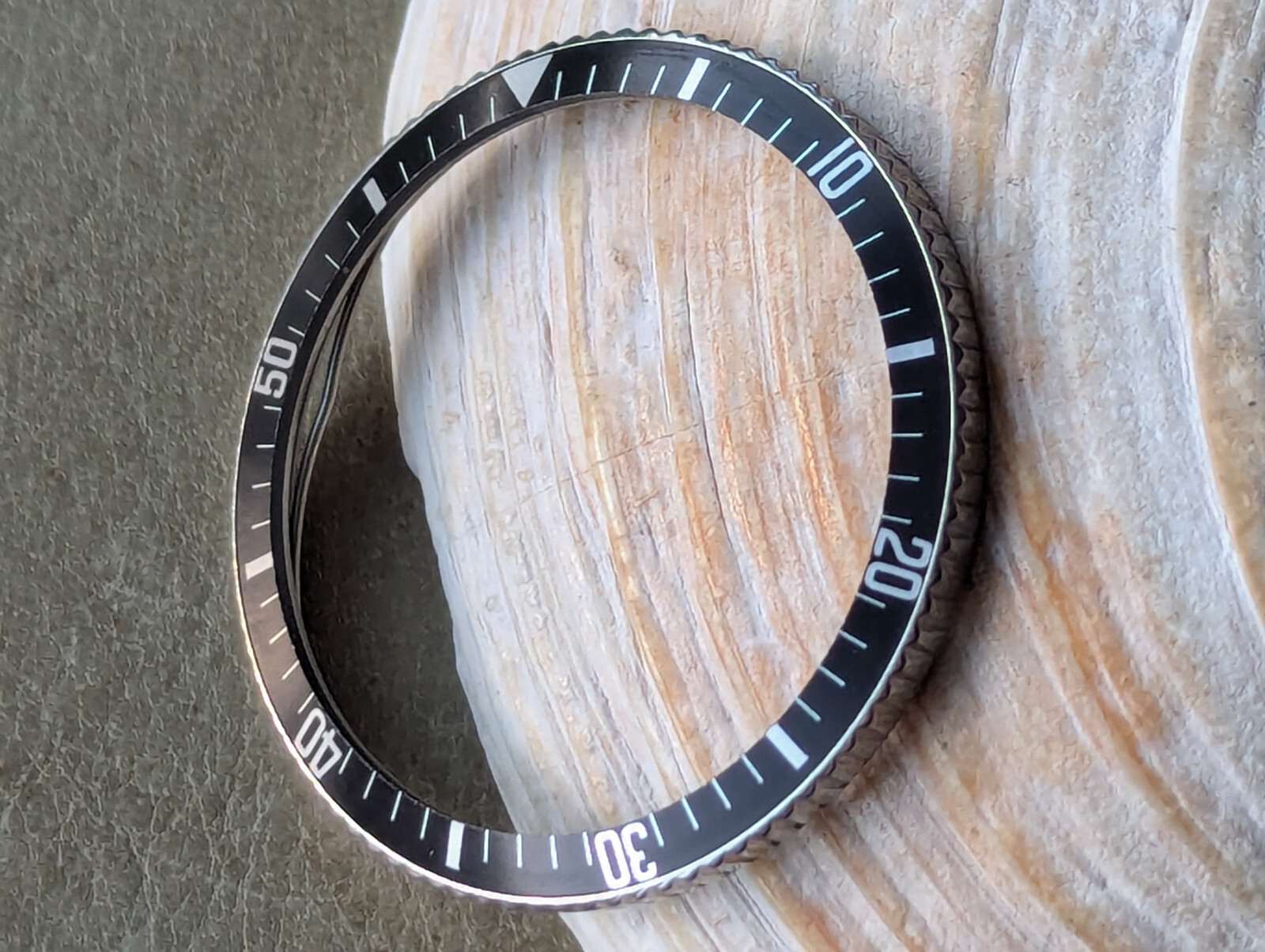 Vintage 1960’s Caravelle Sea Hunter Diver SS Bezel/Black Insert/Tension Spring