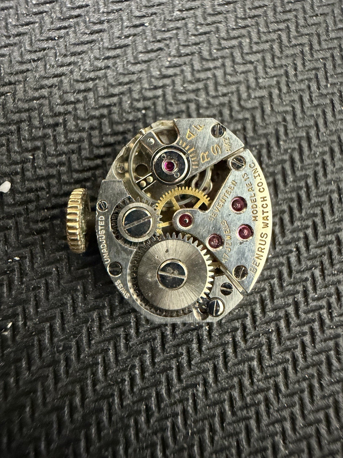 Vintage Benrus AE15 17J Oval Ladies Watch Movement Running Swiss