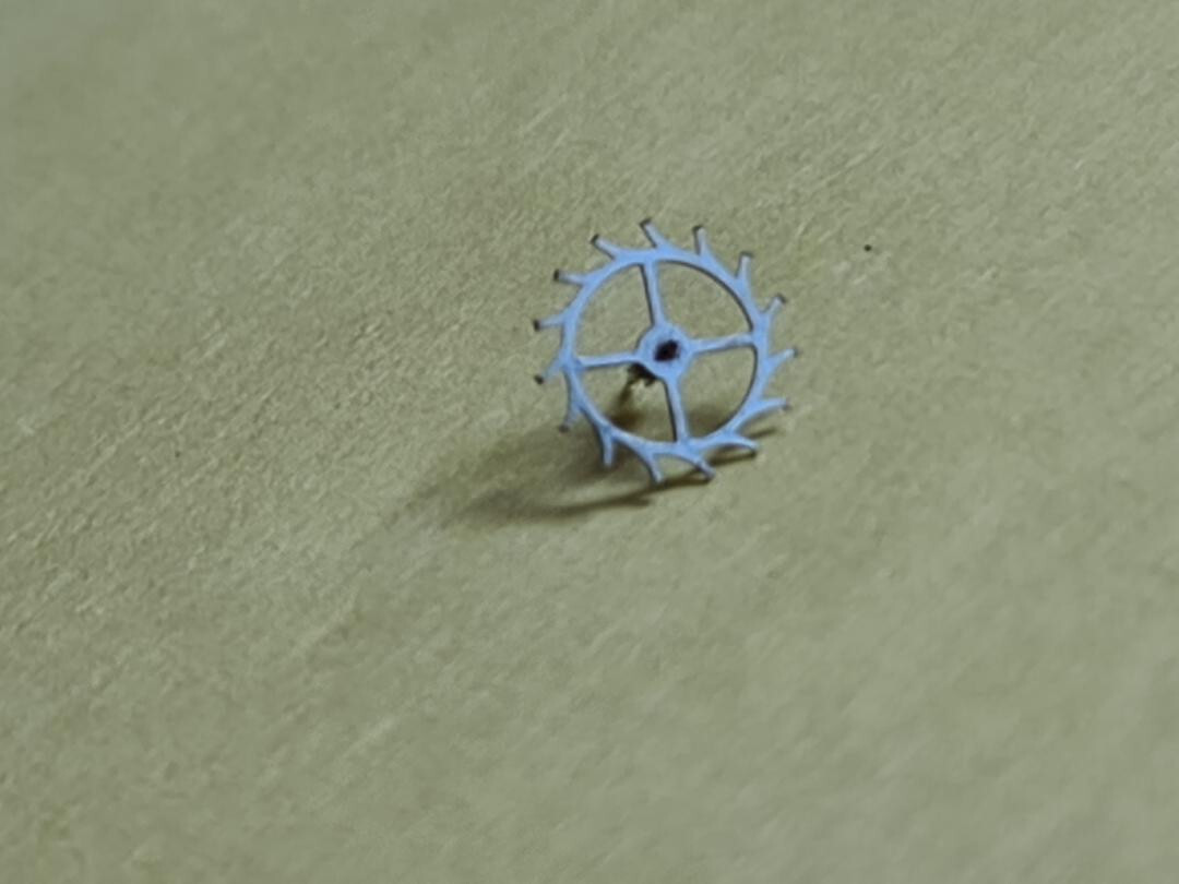251016 GENUINE GOOD CONDITION ESCAPE WHEEL SEIKO MOVEMENT 7015 7017 7018