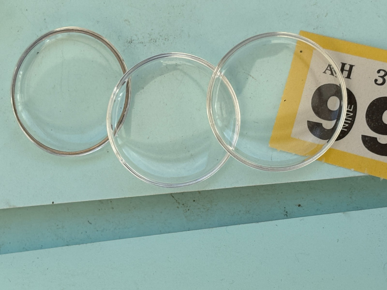 3 Genuine Seiko Crystals part 310W01AN Only one has its site ring Seiko 310W01AN