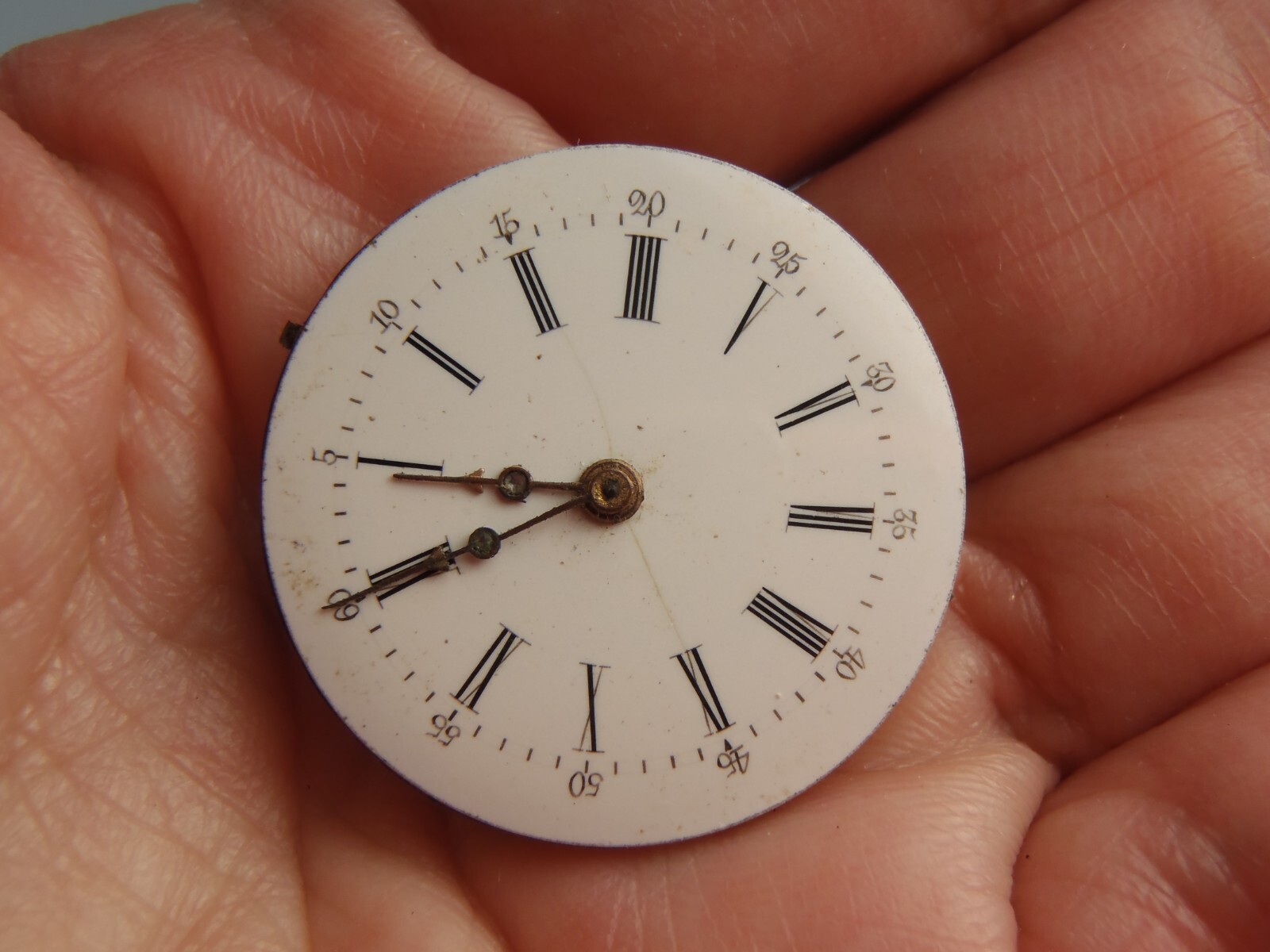 Vintage Manual Wind Pocket Watch Movement 28mm Across for Parts