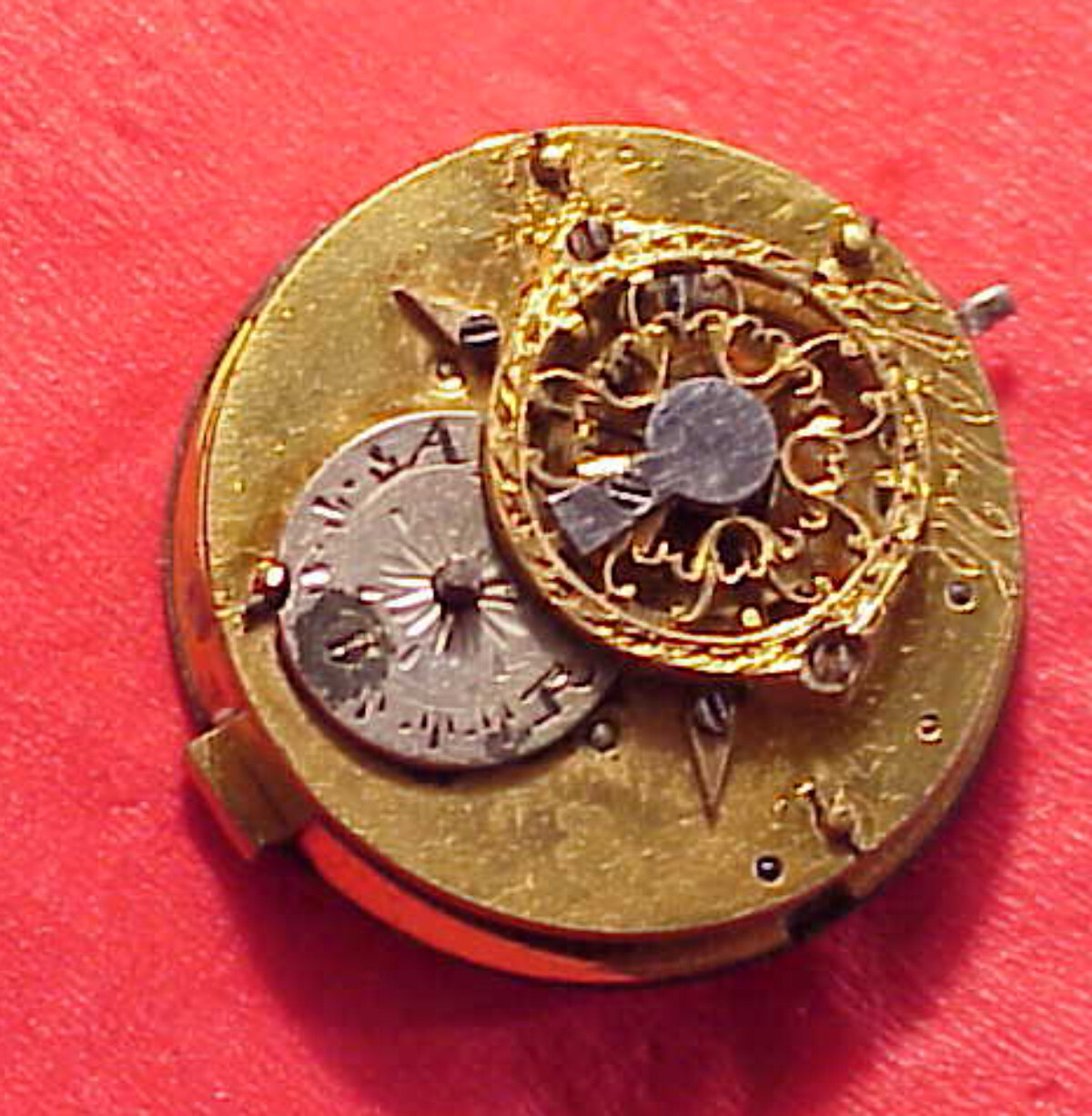 VINTAGE SMALL VERGE FUSEE POCKET WATCH MOVEMENT 22.69MM ACROSS DIAL UPPER PIVOT