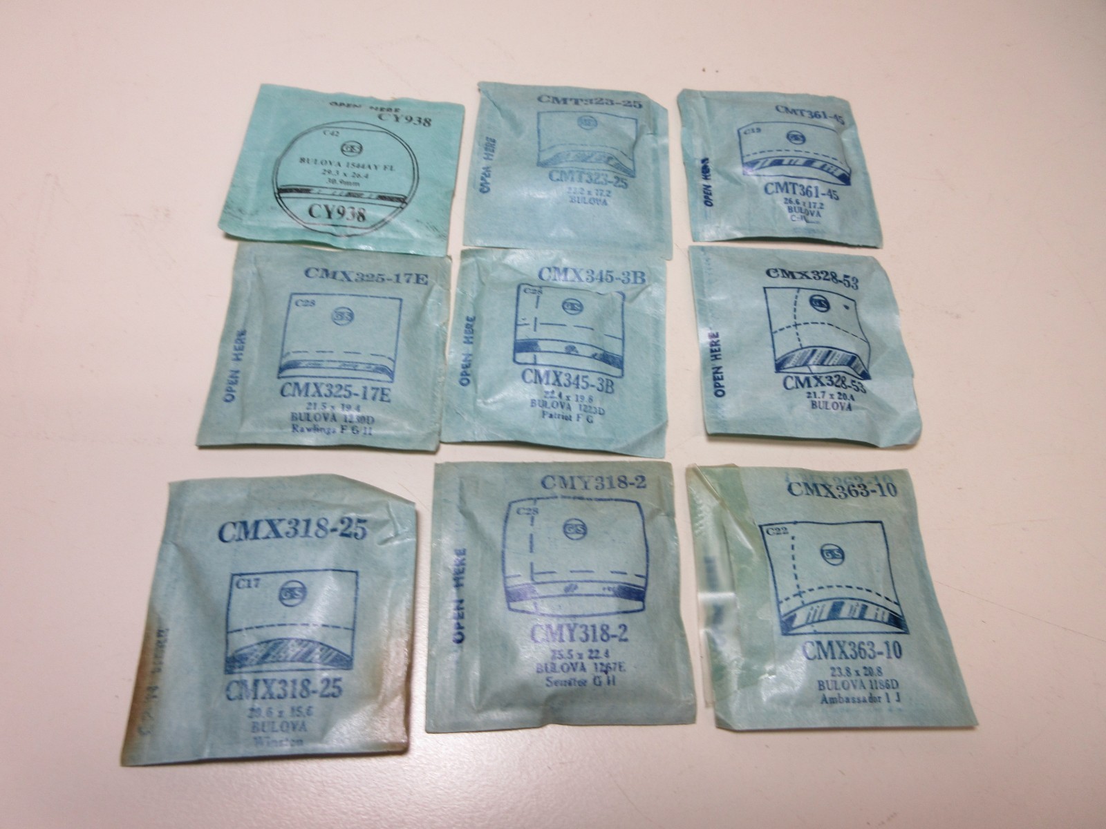 LOT OF G.S MENS BULOVA WATCH CRYSTALS ASSORTED NEW OLD STOCK FLEXO #16