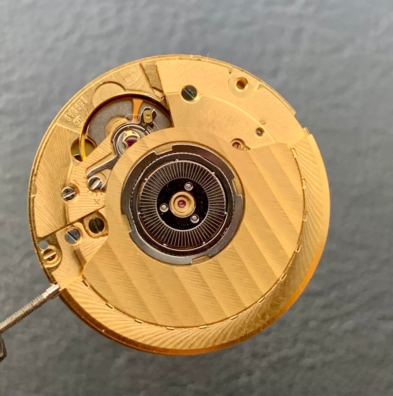 GENUINE ETA 2892a2 AUTOMATIC MOVEMENT GMT + POWER RESERVE SWISS SOPROD 9035