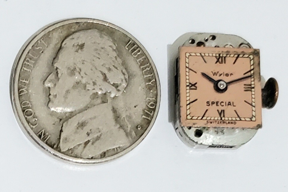 Wyler Special Vulcain 17 Jewels Ladies Watch Movement for Parts or Repair