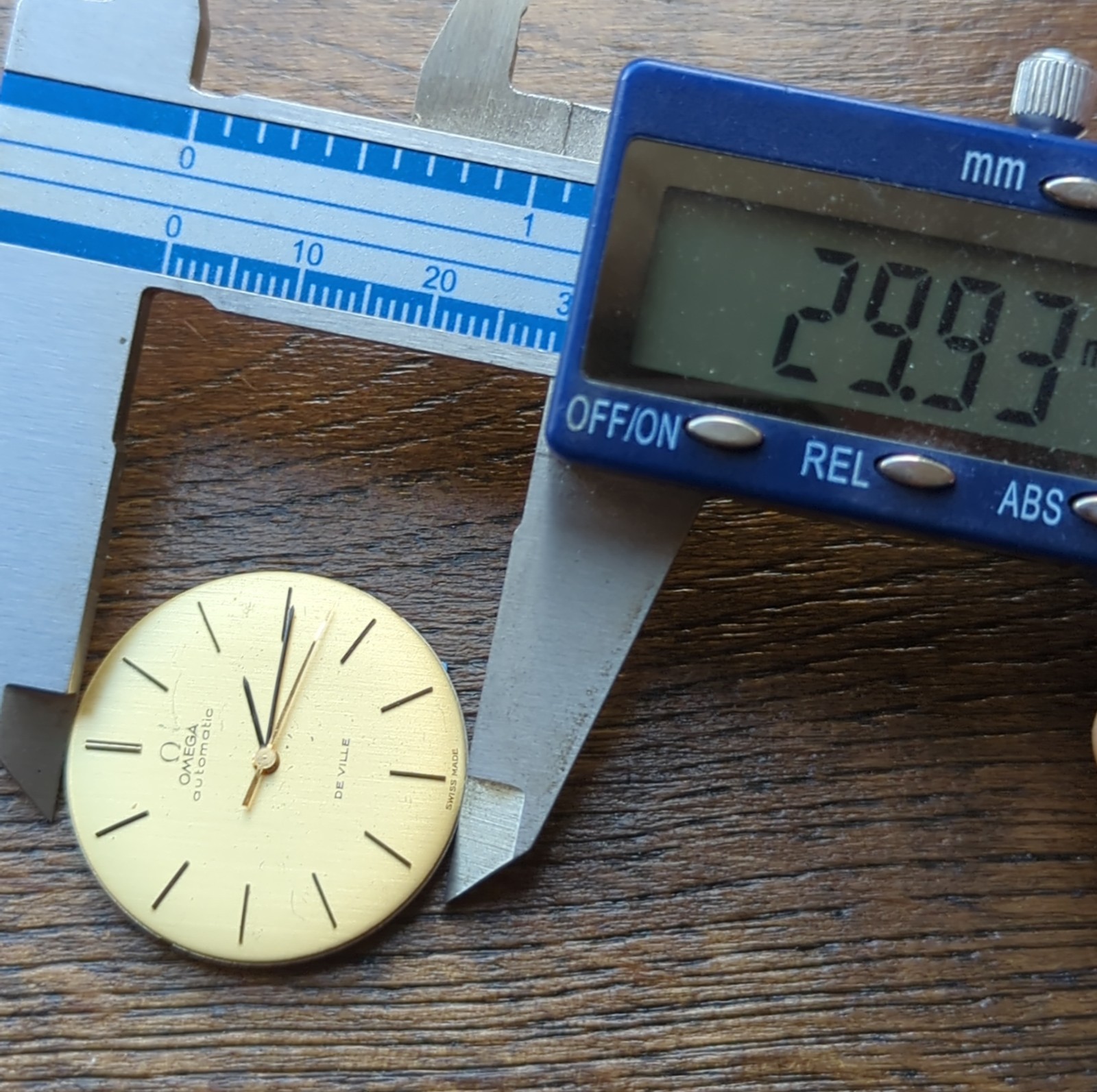 Omega 711 Automatic Watch Movement Working For Projects or Parts (BL22)