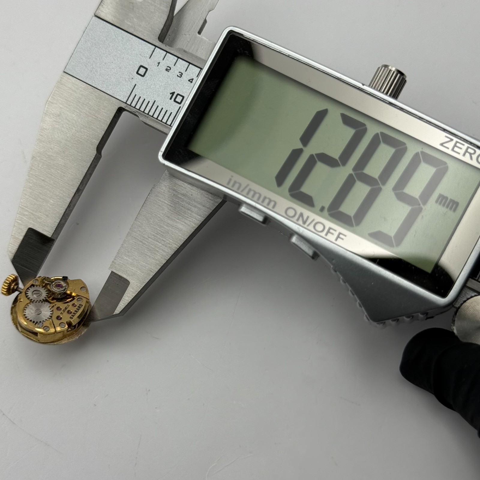 ETA 277.001 Watch Movement Running Garrard Ladies 17J Swiss Parts Repair 13mm