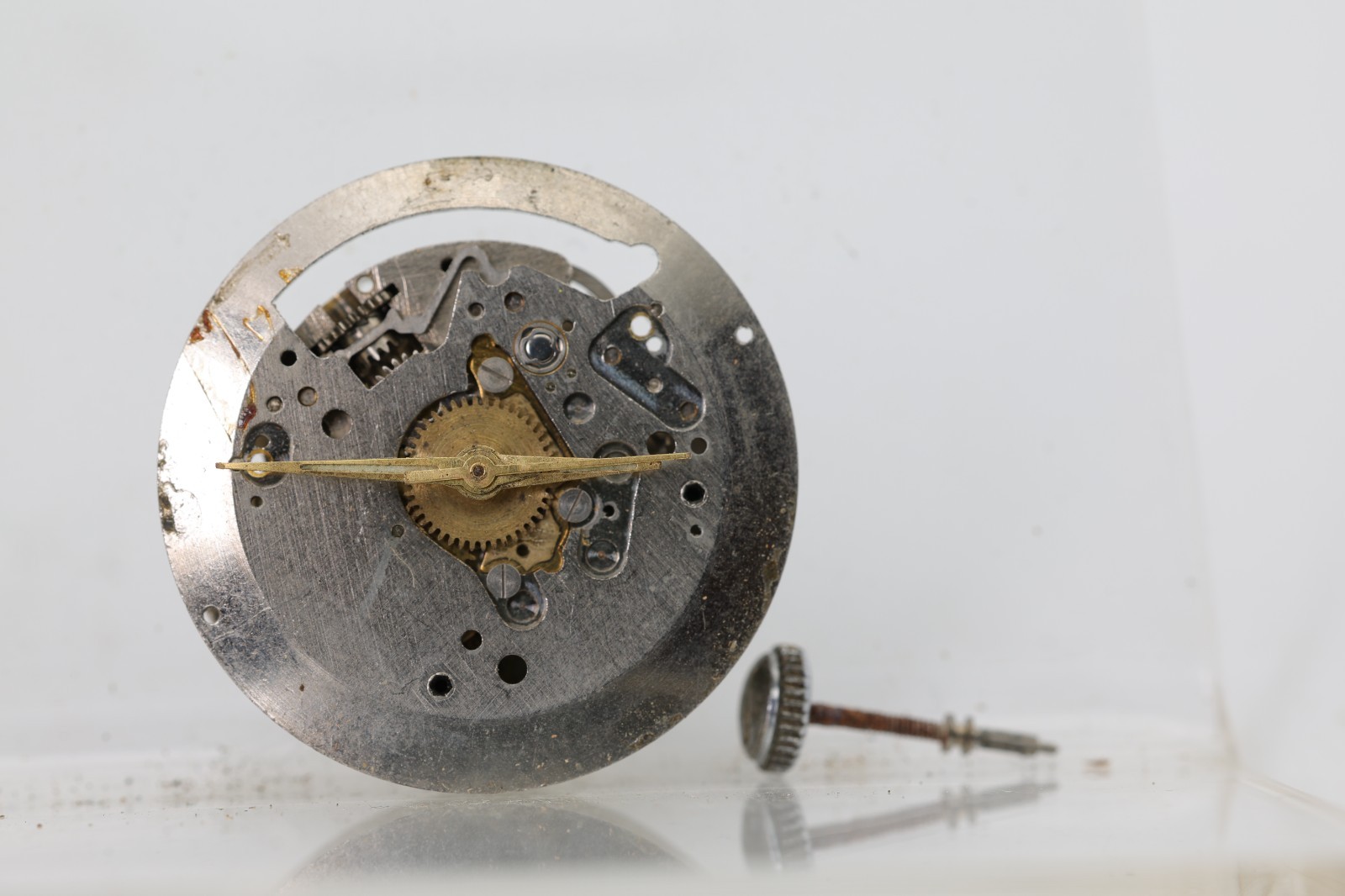 TORVIC WATCH CO. 1j SWISS AUTOMATIC WRIST WATCH MOVEMENT FOR REPAIR (GK)