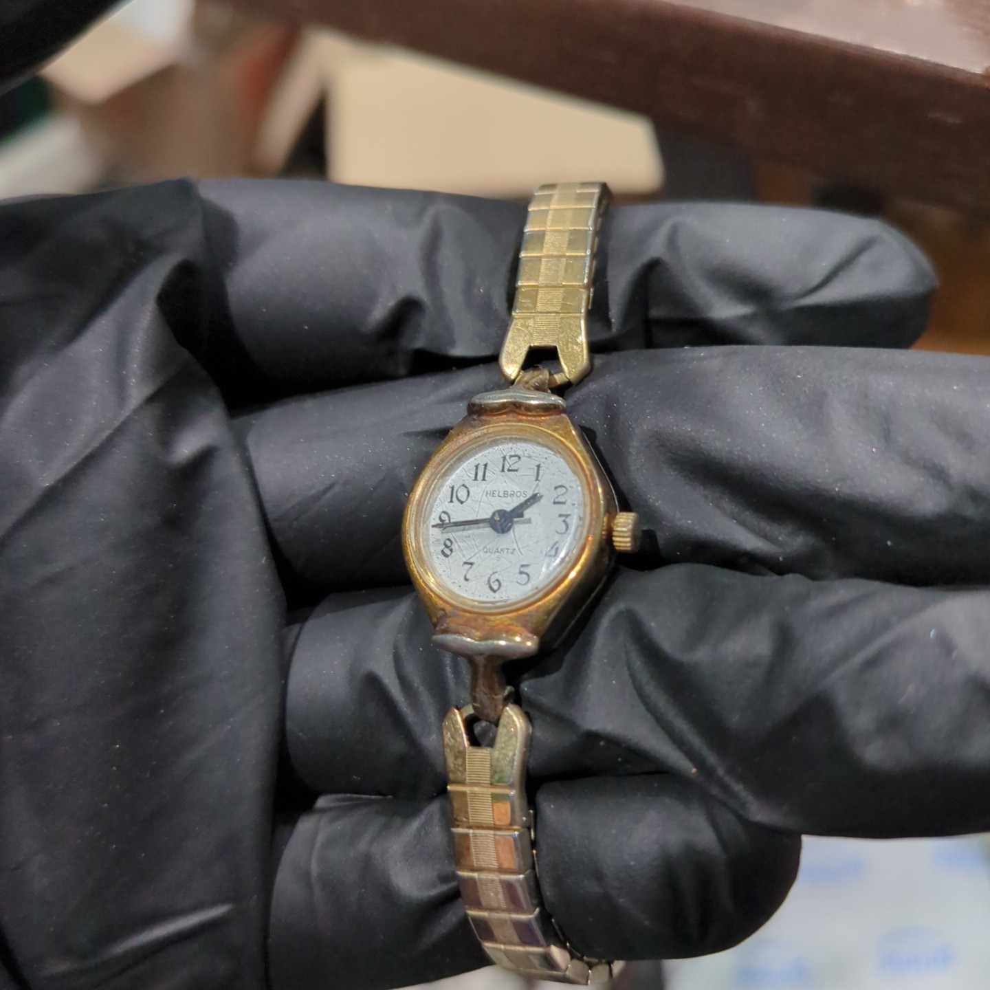 Working VINTAGE Helbros Ladies watch, Quartz, Gold Tone 17mm Fit 6.5″ New Battry
