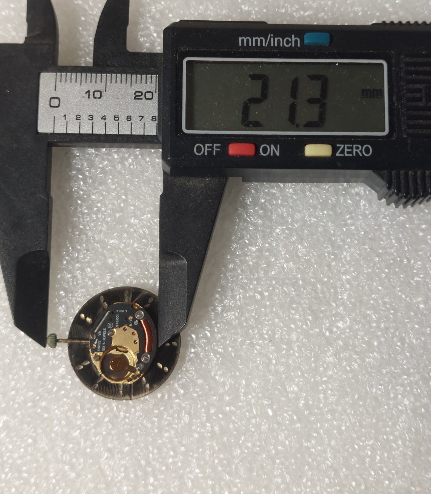 longines movement L 153.4 ETA 976.001