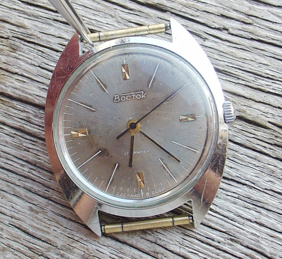 VINTAGE RARY SOVIET RUSSIAN COLLECTIBLE WOSTOK (VOSTOK) WATCH 2409. A serviced