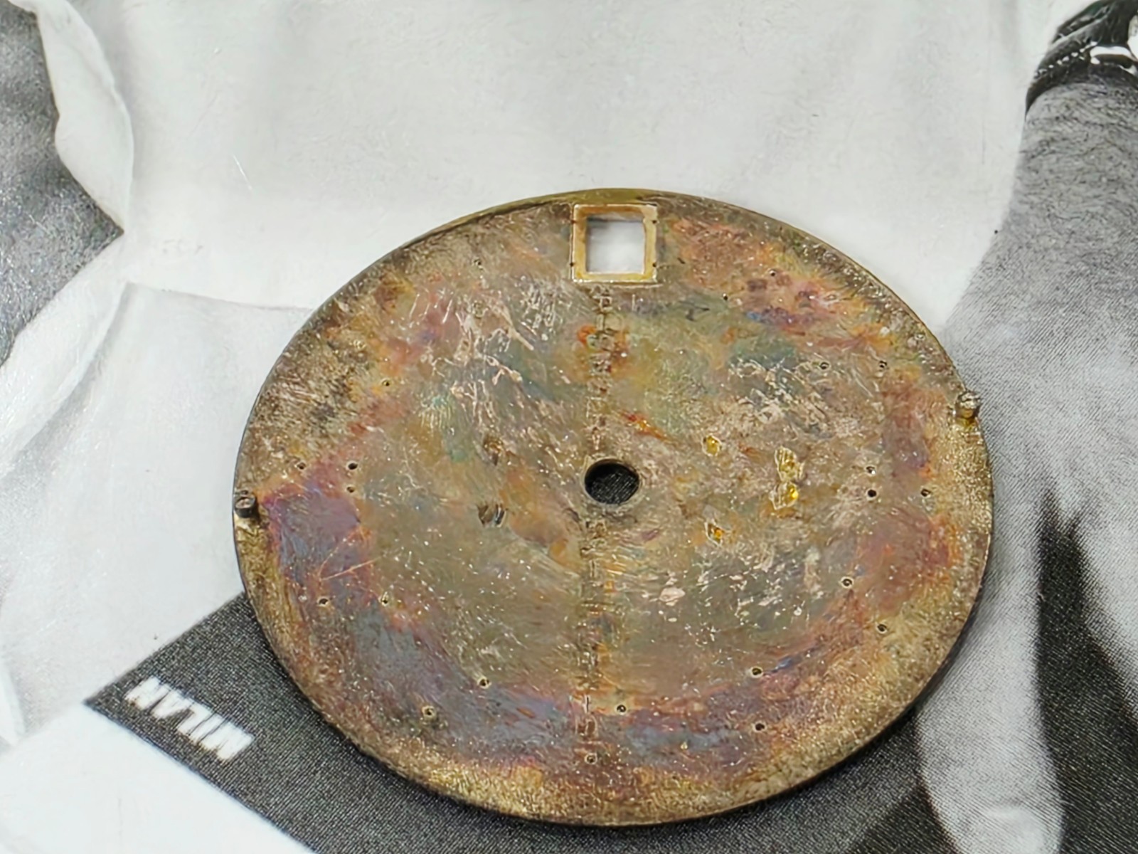 Nos RADO ELECTROSONIC DIAL BROWN COLOR Unique FIT esa 9162 DEFECT.