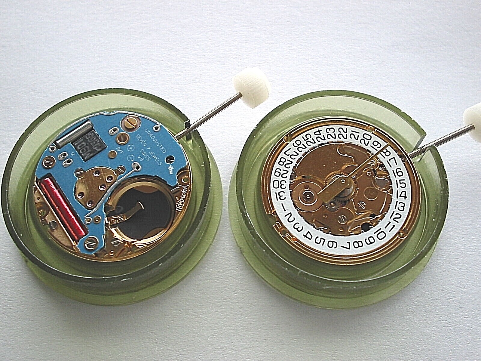 ETA 256.111, 1426, 1427, L.152.2, new watch movement with date and 2nd hand.
