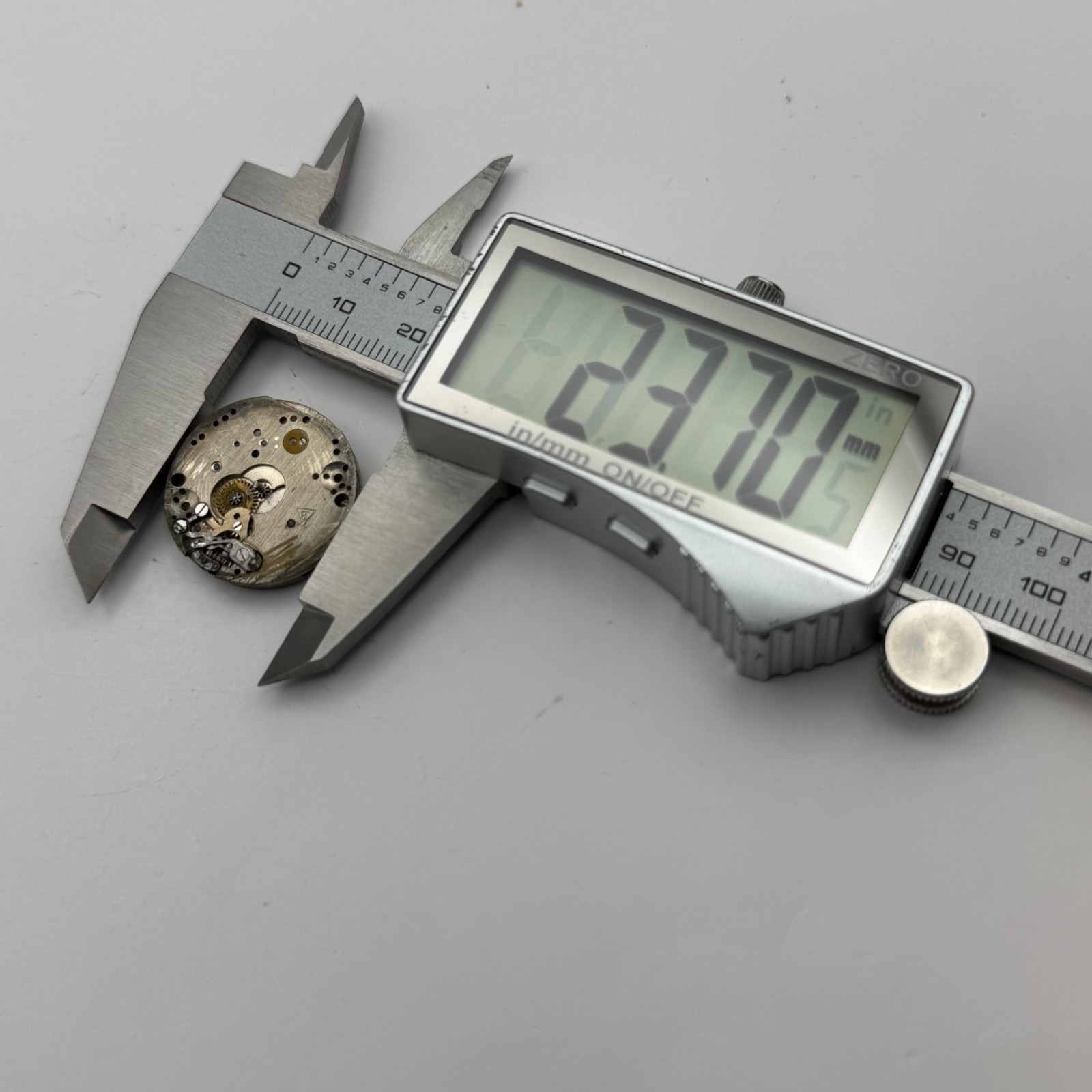 Buser Watch Movement B Good Balance Manual Wind Vintage Parts Repair 23.1mm