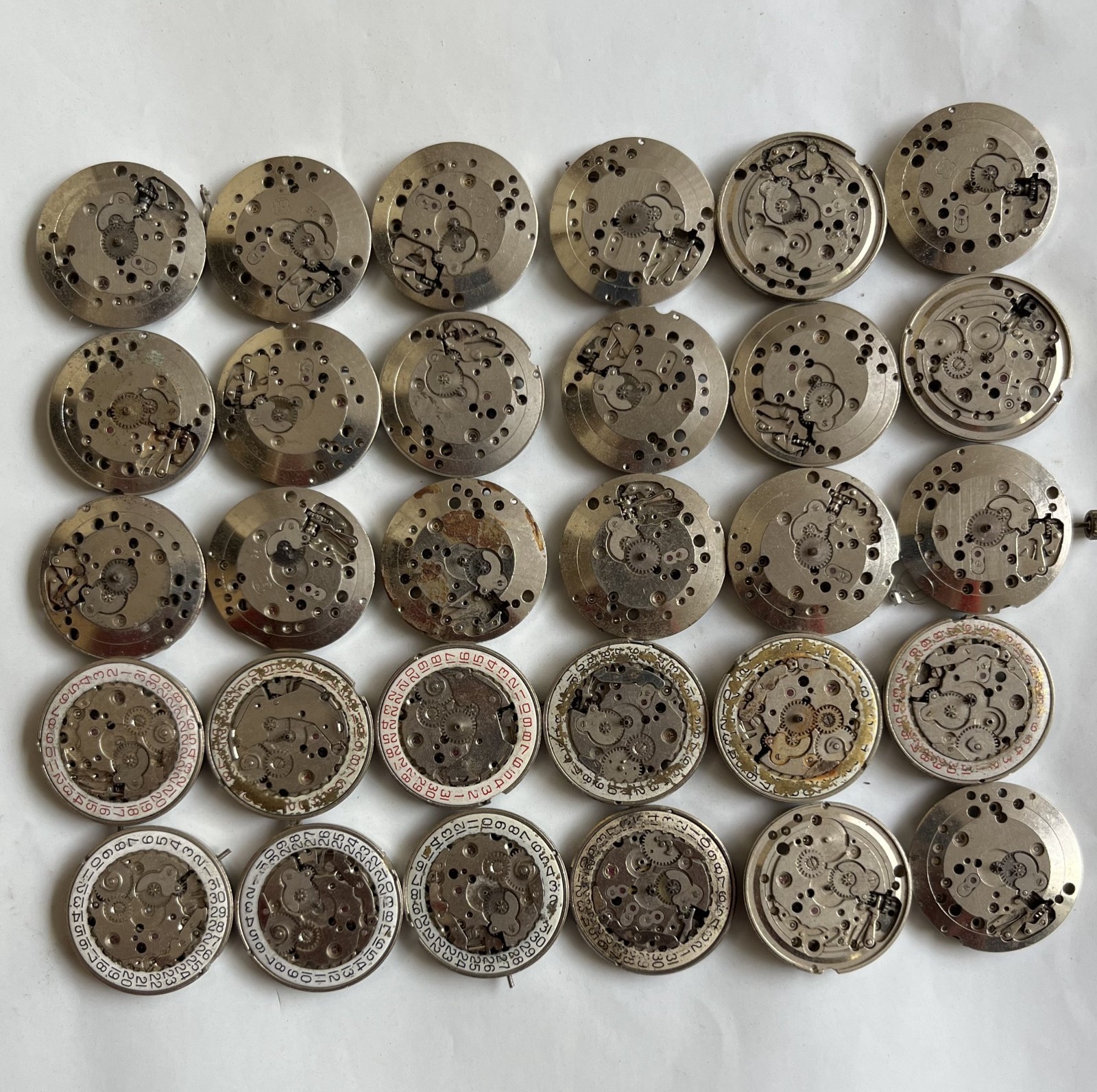 Lot of30 SwissFHF 96/FHF 96-4 Watch Movements–ForParts or Repair Mixed Condition