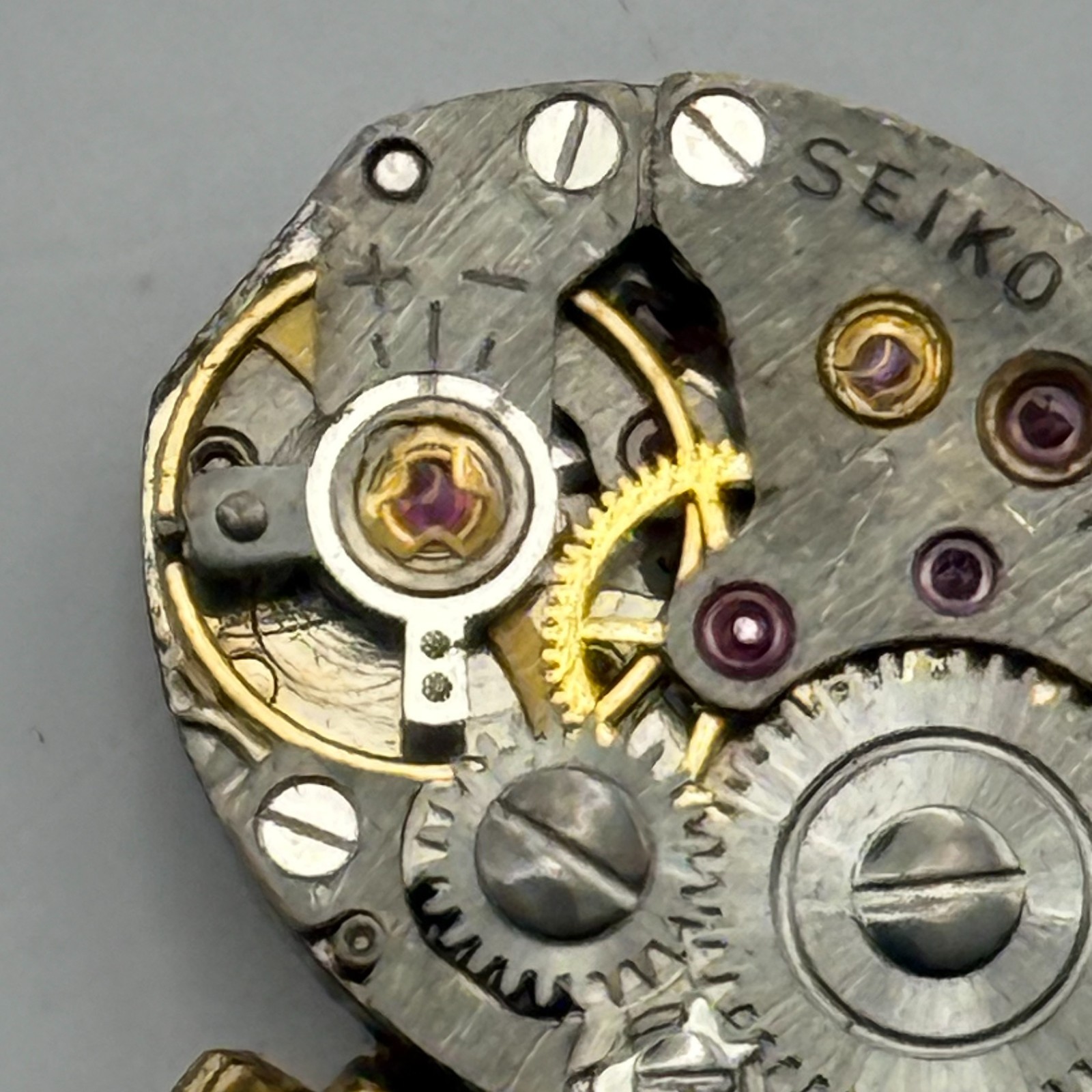 Seiko 10M Watch Movement Diashock 17 Jewels Ladies Vintage Parts Repair 15.7mm
