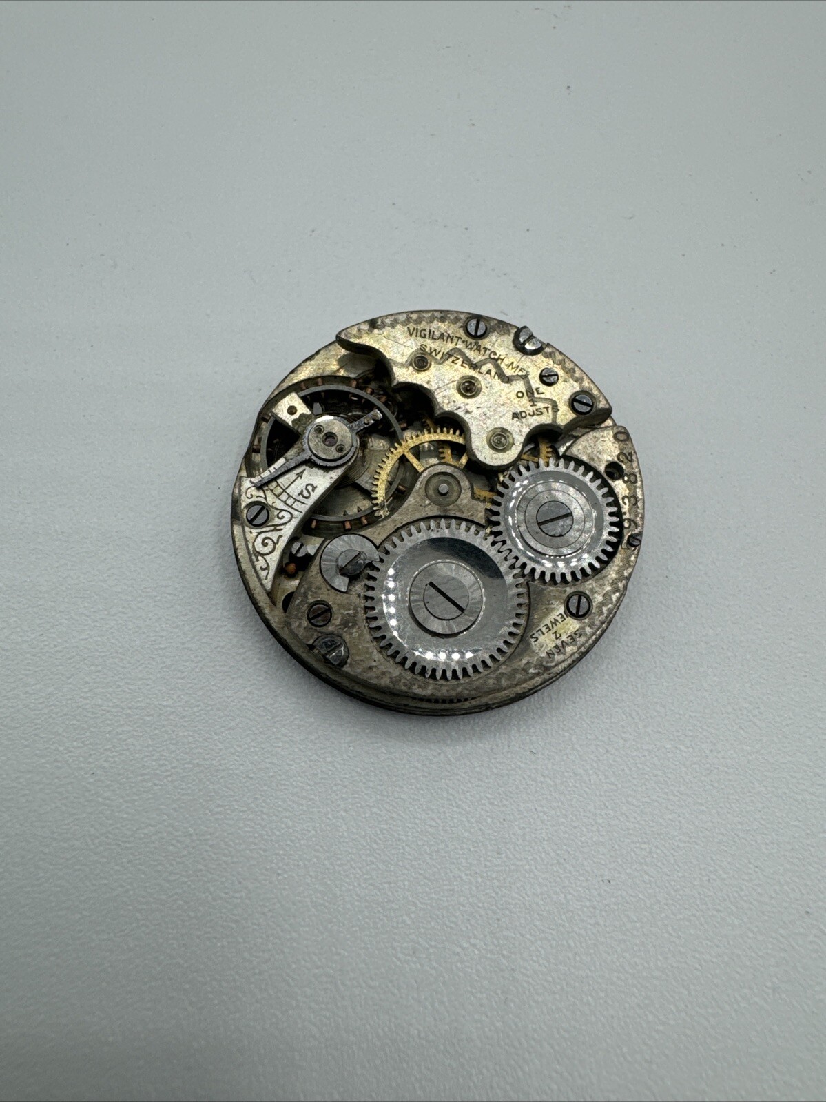 Antique Lady Suffolk Swiss Pocket Watch Movement. 28.9mm Porcelain Dial 7 jewels