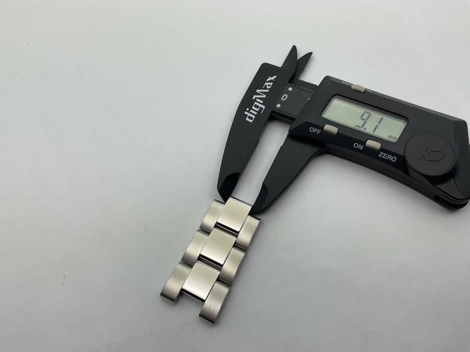 Victorinox Night Vision 241571 Continuous Partial Band PLEASE READ DESCRIPTION