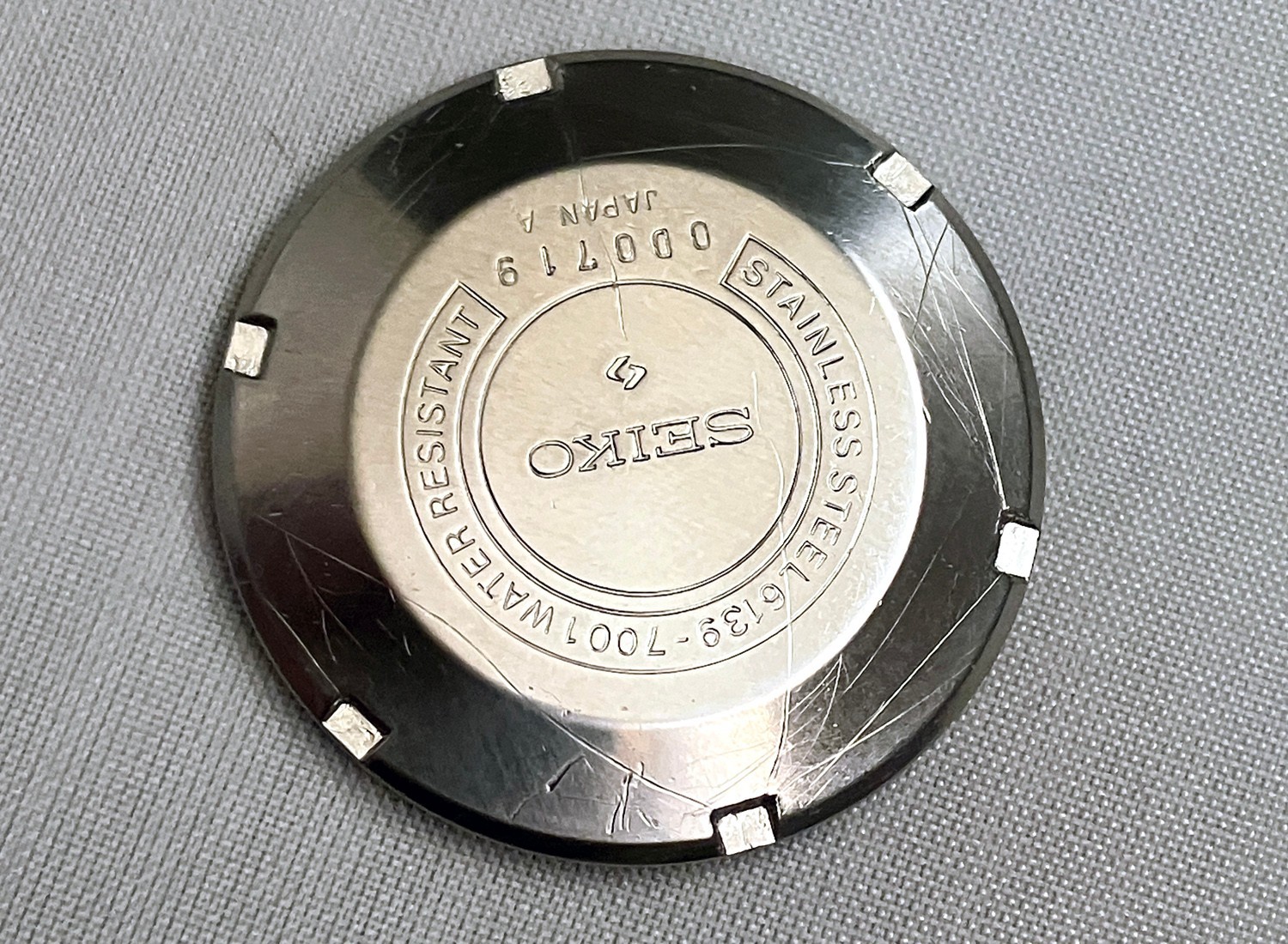 Seiko 6139-7001 WATER RESISTANT Screw-on Case Back 1970/D