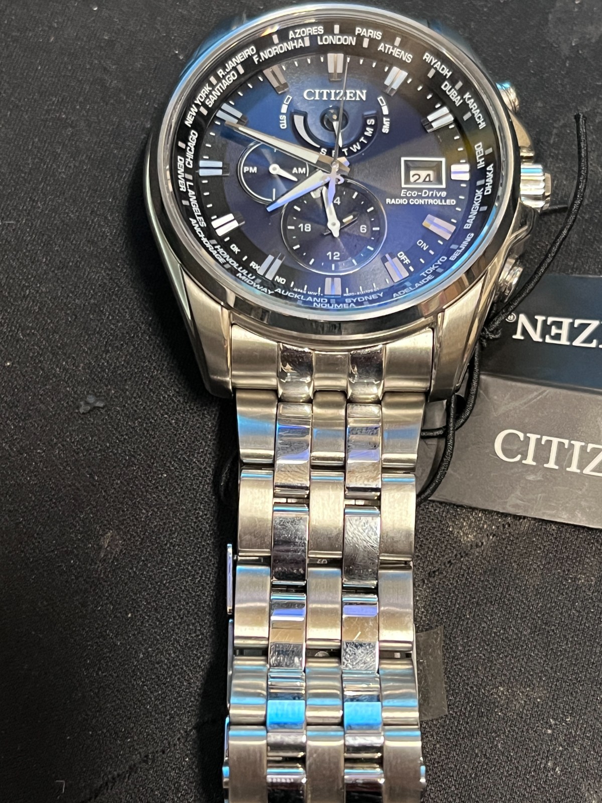 CITIZEN ECO DRIVE SOLAR POWERED RADIO MEN’S WATCH H820-S0925035 NEW OPEN BOX