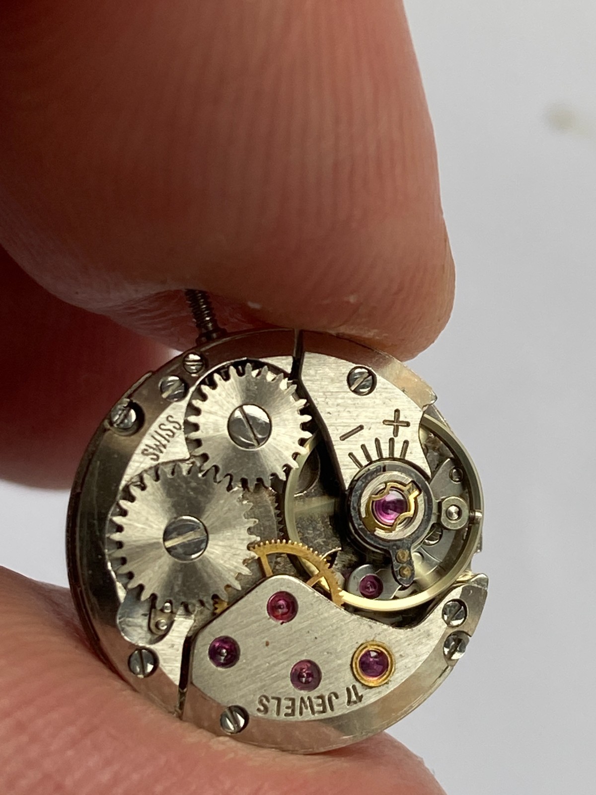 Vinatage WOMEN watch parts MOVMENT Unbranded CAL. ETA 2412 SWISS RUNNING 17 J