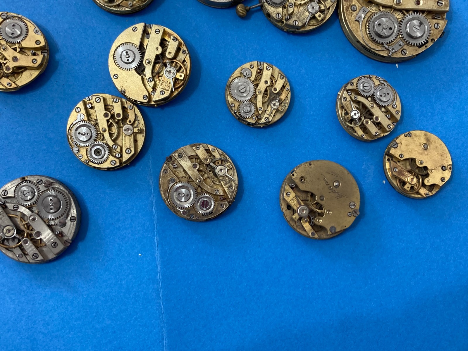 LOT OF NO.44 OLD VARIOUS POCKET WATCHES FOR POCKET WATCH TO RESTORE PARTS.
