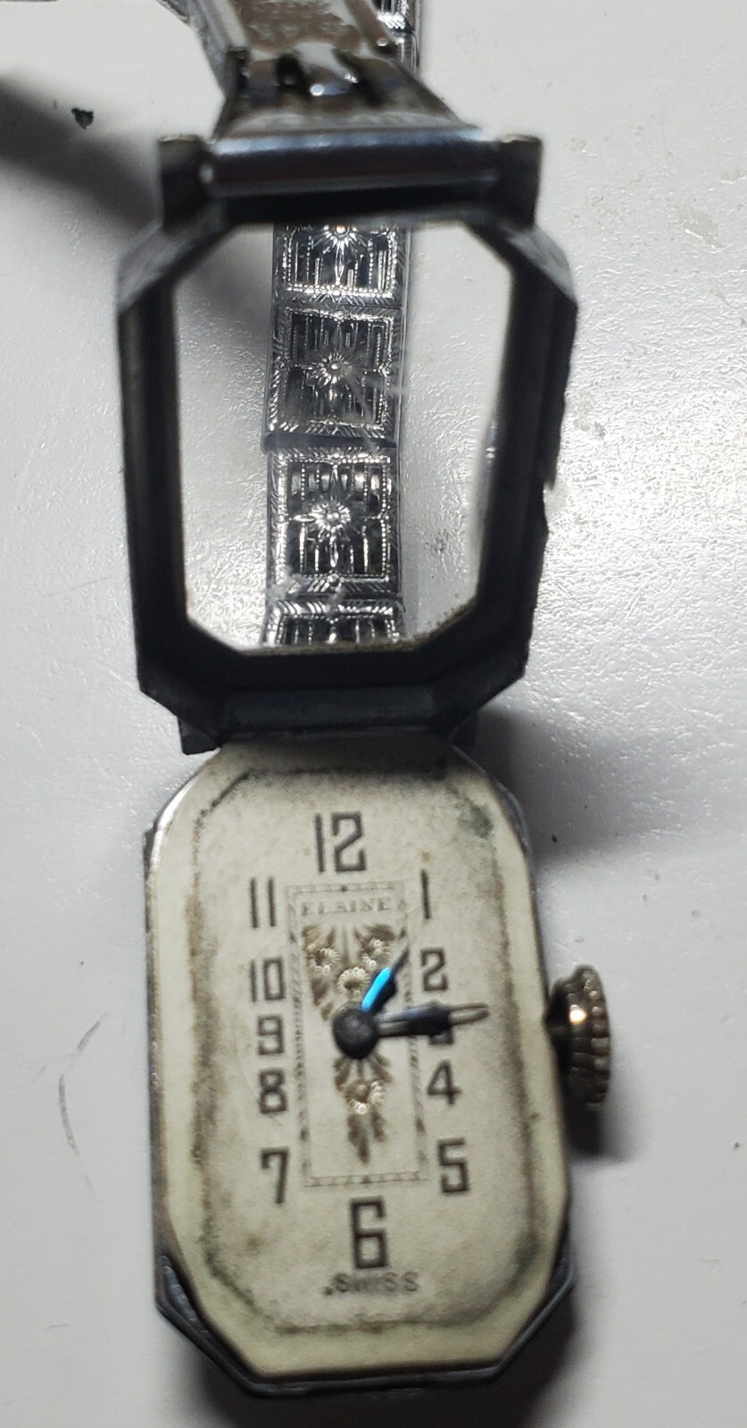Elaine watch co Swiss 6 jewels in 14K 1/30 gold Shell case – running #1828