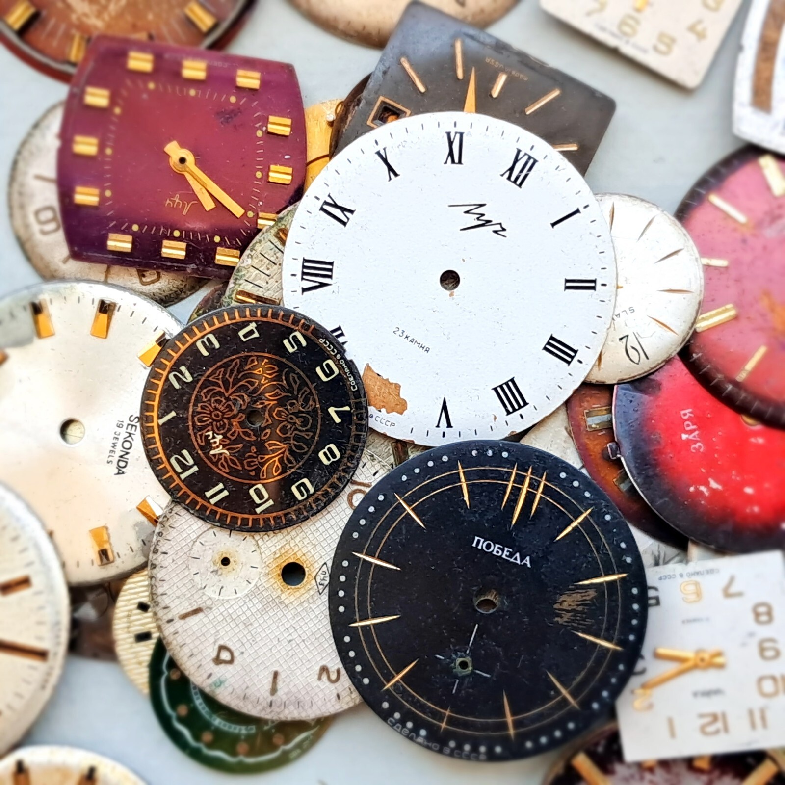 🕰️ 100g Vintage Watch Dials for Steampunk Art Jewelry Repair USSR Clock Parts