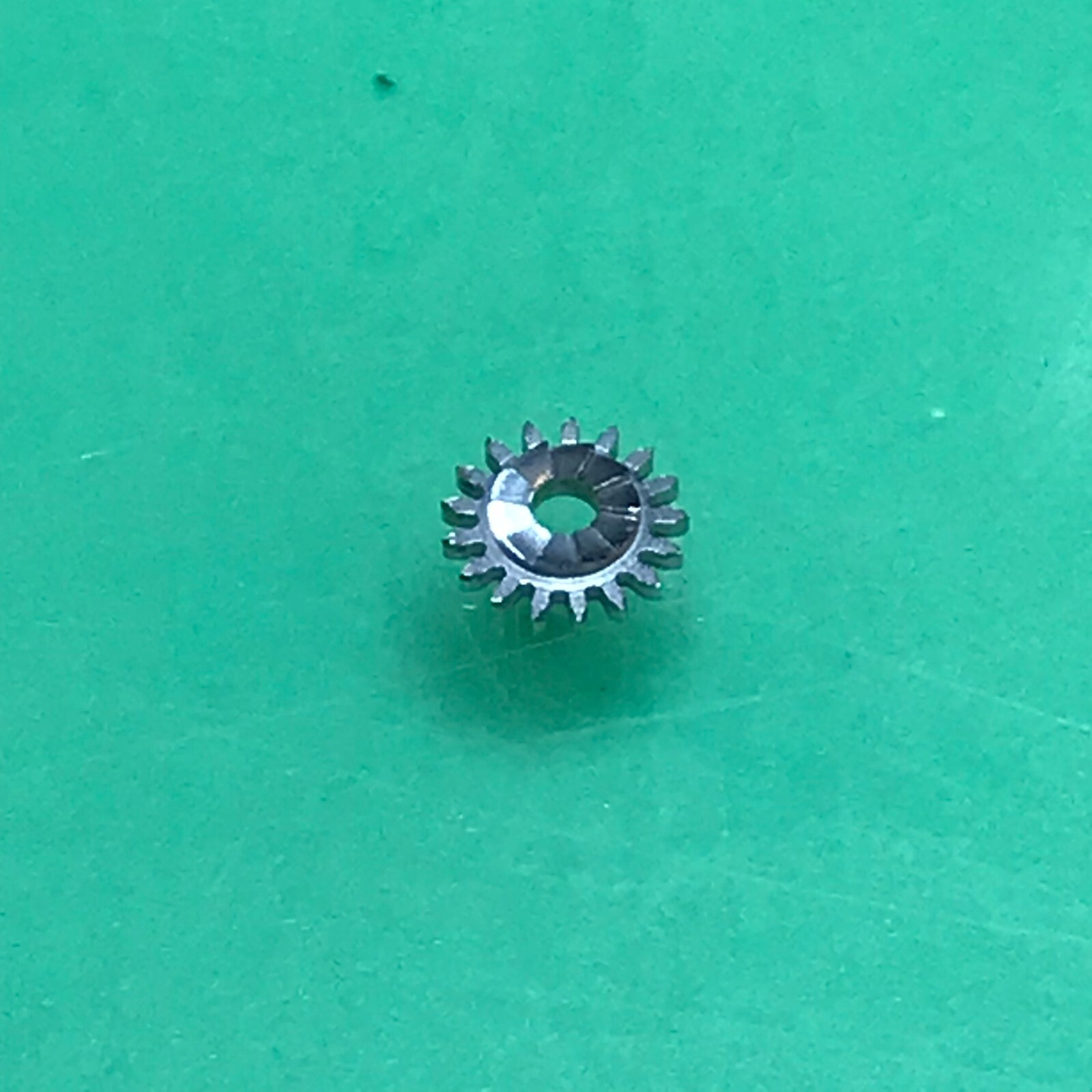 Enicar AR 410-412 Winding Pinion Original Watch Parts T583