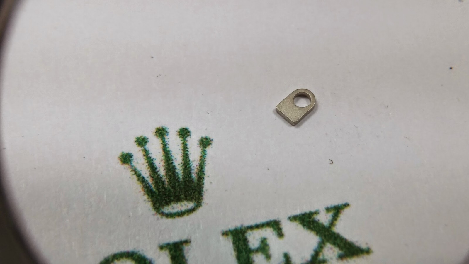 Rolex 1210 122, 118 Bridle Case Clamp for case 6466, watch part