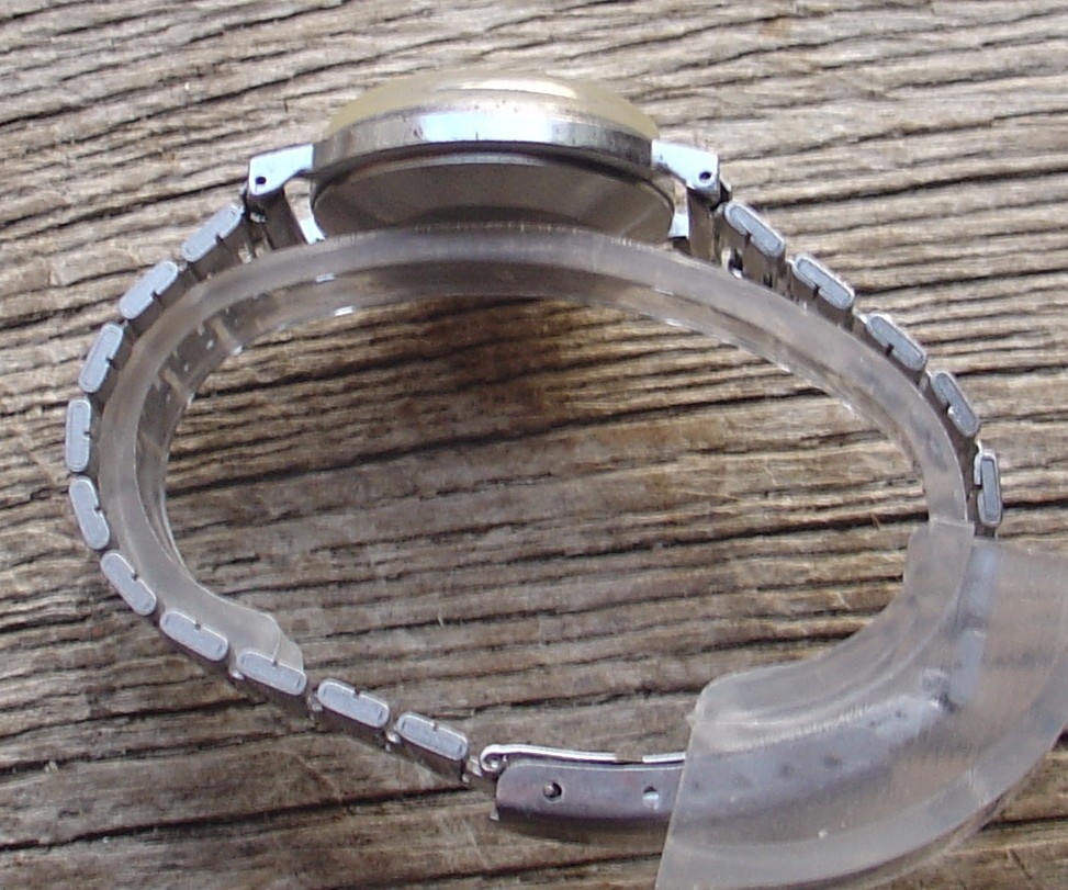 Serviced Ussr Soviet Russian Сhaika (Chajka) Womens Watch Ladie Enamel