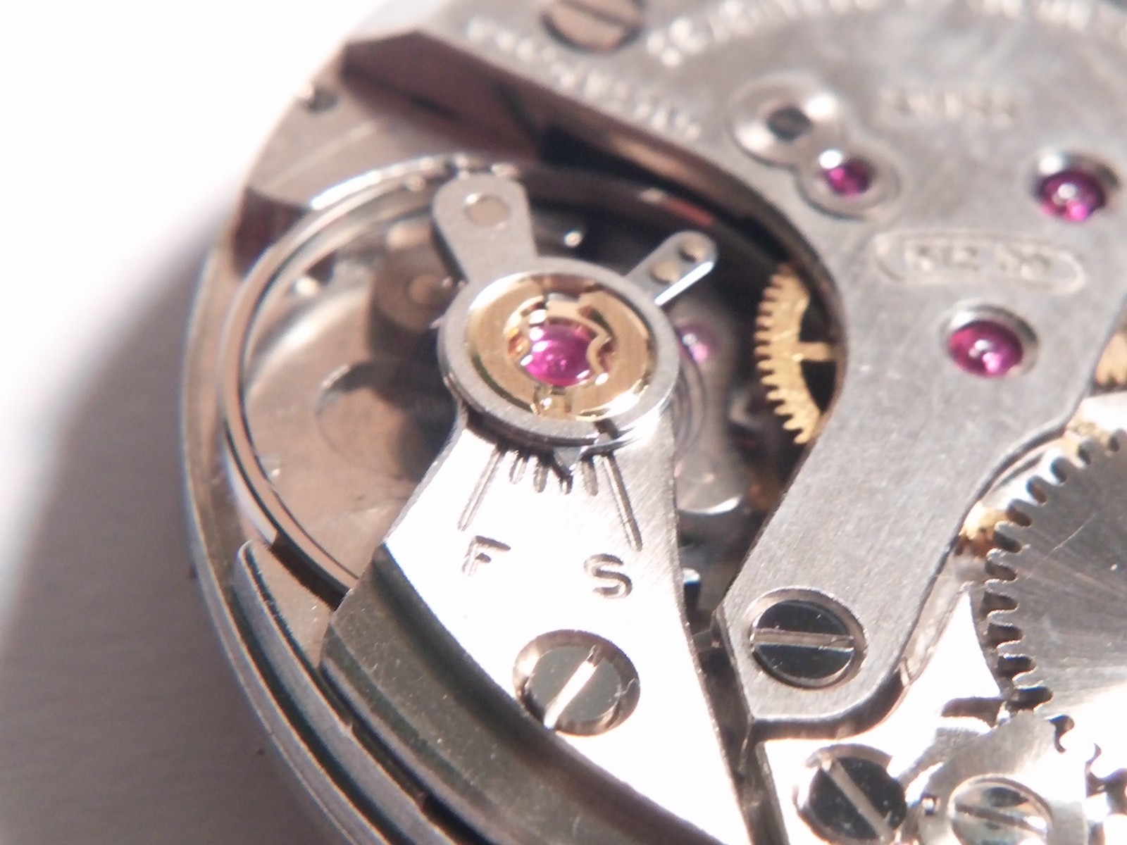 Gruen 512CD Day/Date Movement, 17 jewels, wind watch, RUNS