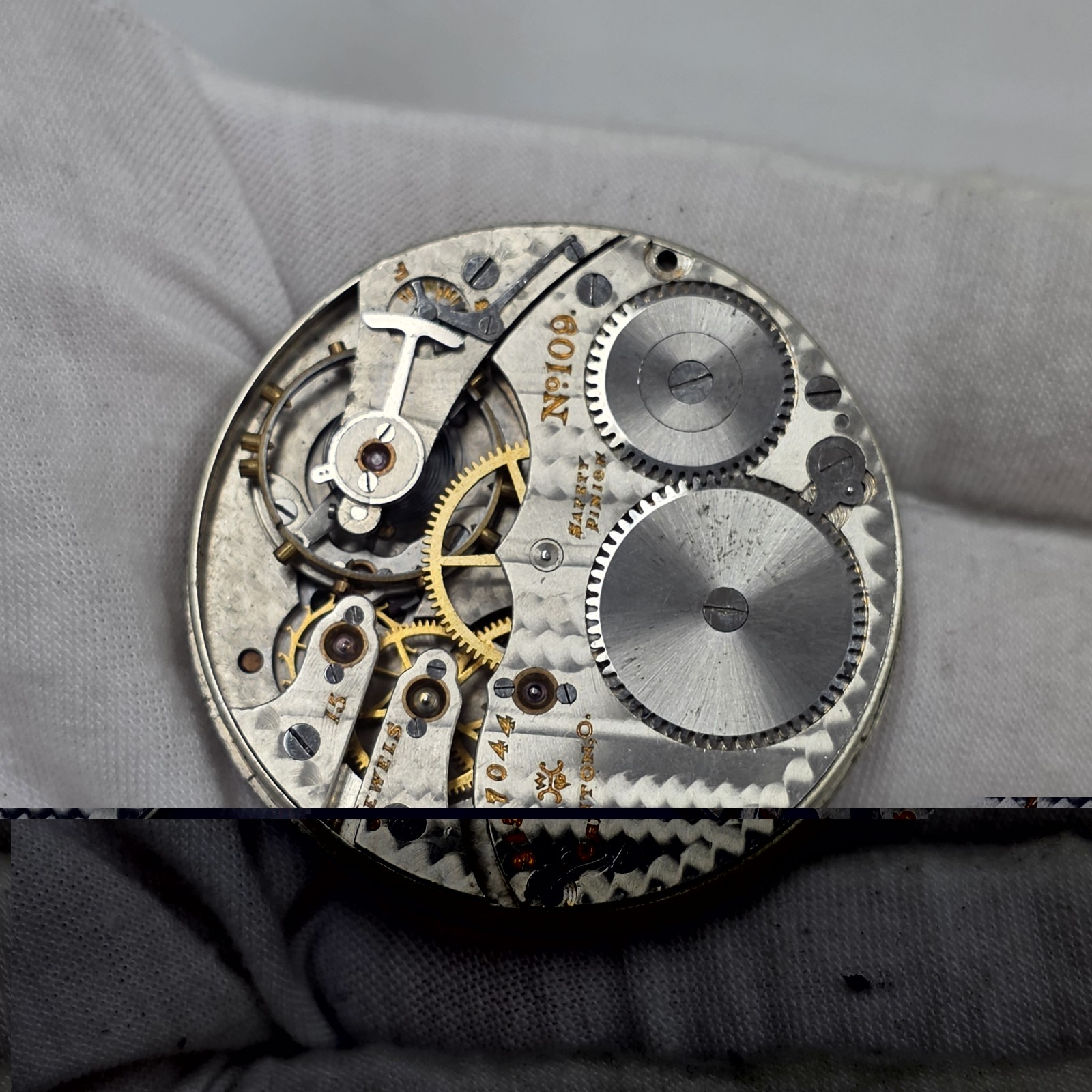 1913 Antique Pocket watch movement Hampden Grade 109 16 size 15 jewel open face