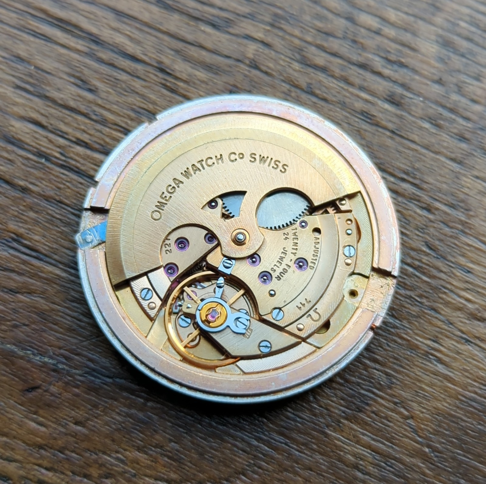 Omega 711 Automatic Watch Movement Working For Projects or Parts (BL22)
